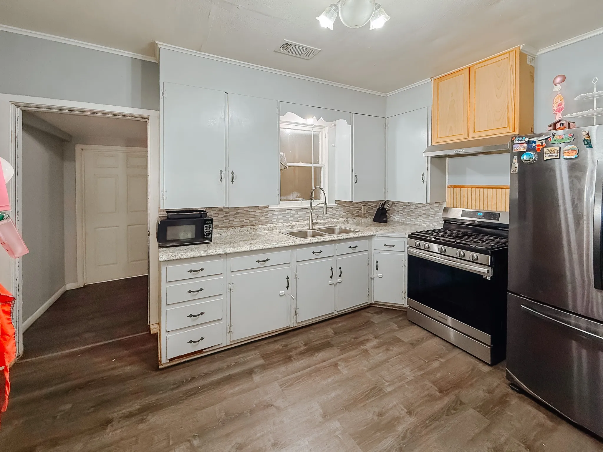 Single Family Residence For Sale in Navarro County , 401 S 30th Street, Corsicana, Texas 75110, 3 Bedrooms, 2 Bathrooms, Garage spaces, 1,344 Sqft, built in 1945, Price $160,000, mls#21222780, Real Estate Agent in Corsicana, Homes For Sale in Navarro county, Homes For Sale in Corsicana, Realtor in Corsicana Texas, Real Estate Brokerage Independent Realty Texas, Luminita Cordes Realtor