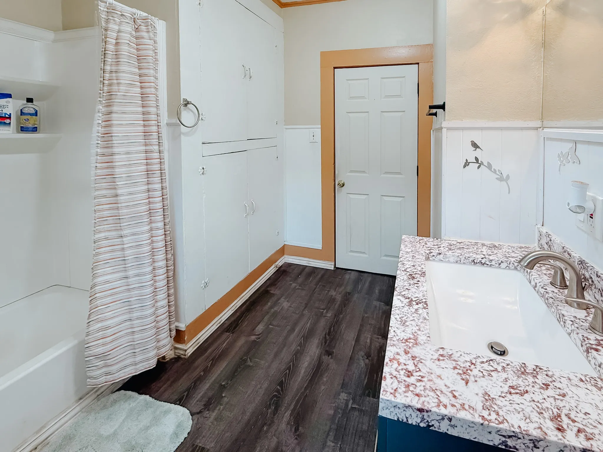 Single Family Residence For Sale in Navarro County , 401 S 30th Street, Corsicana, Texas 75110, 3 Bedrooms, 2 Bathrooms, Garage spaces, 1,344 Sqft, built in 1945, Price $160,000, mls#21222780, Real Estate Agent in Corsicana, Homes For Sale in Navarro county, Homes For Sale in Corsicana, Realtor in Corsicana Texas, Real Estate Brokerage Independent Realty Texas, Luminita Cordes Realtor