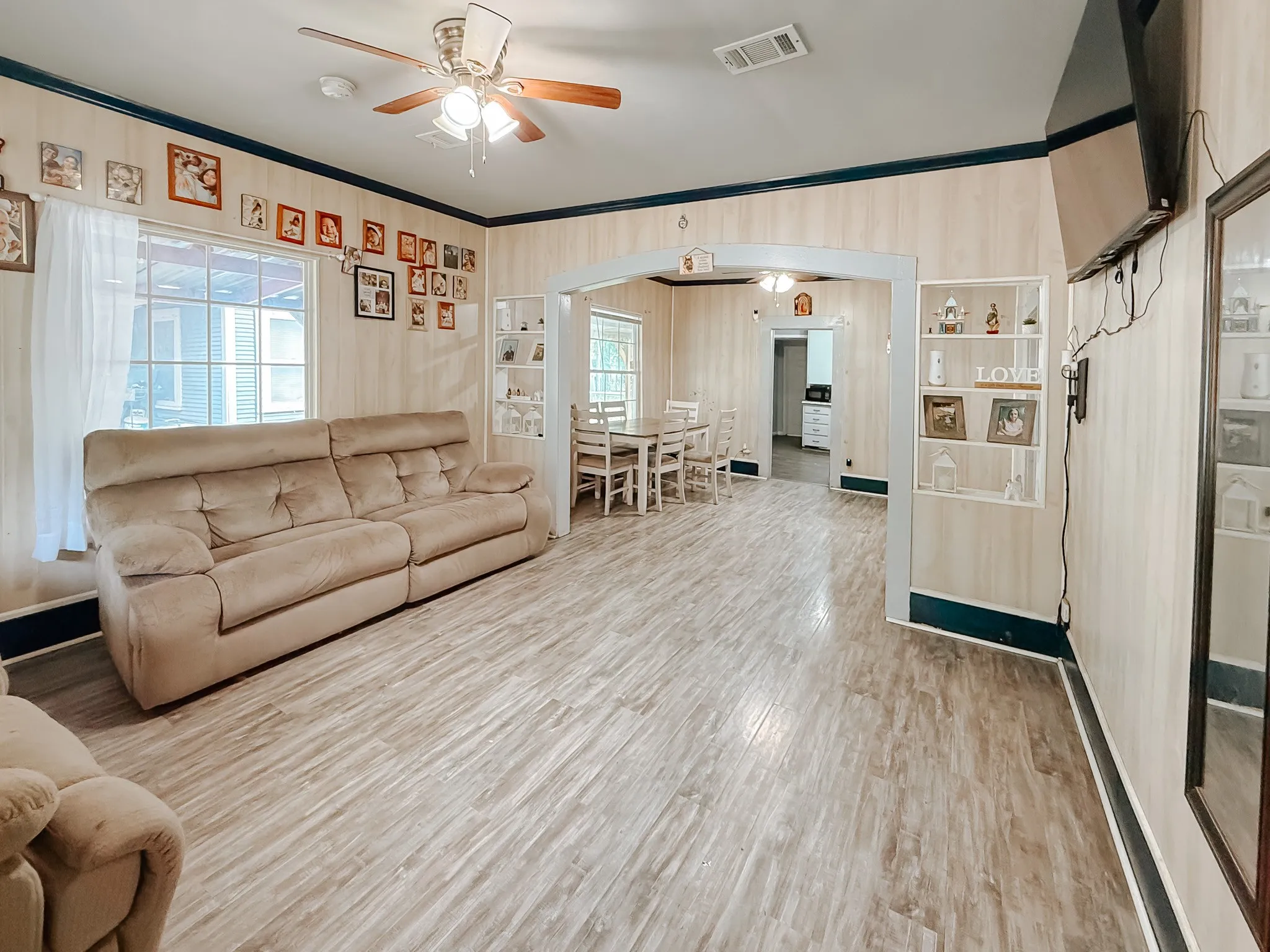 Single Family Residence For Sale in Navarro County , 401 S 30th Street, Corsicana, Texas 75110, 3 Bedrooms, 2 Bathrooms, Garage spaces, 1,344 Sqft, built in 1945, Price $160,000, mls#21222780, Real Estate Agent in Corsicana, Homes For Sale in Navarro county, Homes For Sale in Corsicana, Realtor in Corsicana Texas, Real Estate Brokerage Independent Realty Texas, Luminita Cordes Realtor