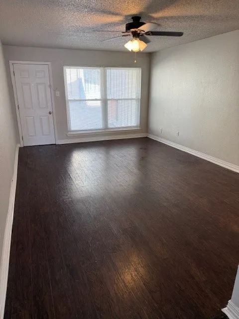 Condominium For Sale in Tarrant County , 6016 Westridge Lane 407, Fort Worth, Texas 76116, 1 Bedroom, 1 Bathroom, Garage spaces, 918 Sqft, built in 1969, mls#21223641, Real Estate Agent in Fort Worth, Homes For Sale in Tarrant county, Homes For Sale in Fort Worth, Realtor in Fort Worth Texas, Real Estate Brokerage Independent Realty Texas, Luminita Cordes Realtor