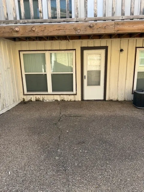 Condominium For Sale in Tarrant County , 6016 Westridge Lane 407, Fort Worth, Texas 76116, 1 Bedroom, 1 Bathroom, Garage spaces, 918 Sqft, built in 1969, mls#21223641, Real Estate Agent in Fort Worth, Homes For Sale in Tarrant county, Homes For Sale in Fort Worth, Realtor in Fort Worth Texas, Real Estate Brokerage Independent Realty Texas, Luminita Cordes Realtor