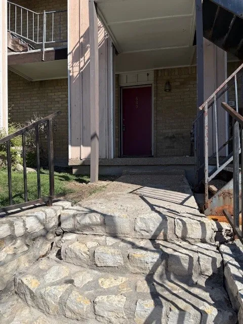 Condominium For Sale in Tarrant County , 6012 Westridge Lane 609, Fort Worth, Texas 76116, 1 Bedroom, 1 Bathroom, Garage spaces, 806 Sqft, built in 1969, Preowned, mls#21224950, Real Estate Agent in Fort Worth, Homes For Sale in Tarrant county, Homes For Sale in Fort Worth, Realtor in Fort Worth Texas, Real Estate Brokerage Independent Realty Texas, Luminita Cordes Realtor