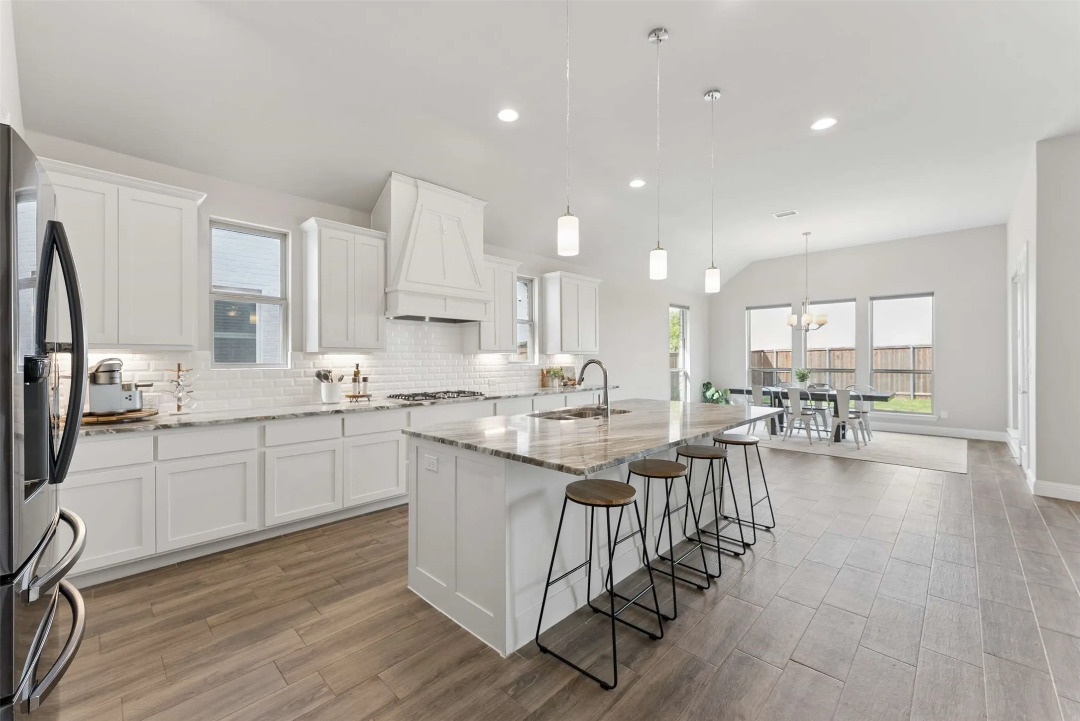 Single Family Residence For Sale in Collin County , 1817 Scotney Court, Celina, Texas 75009, 4 Bedroom, 3 Bathroom, 3 Garage spaces, 2,782 Sqft, built in 2021, Preowned, mls#21223555, Real Estate Agent in Celina, Homes For Sale in Collin county, Homes For Sale in Celina, Realtor in Celina Texas, Real Estate Brokerage Independent Realty Texas, Luminita Cordes Realtor