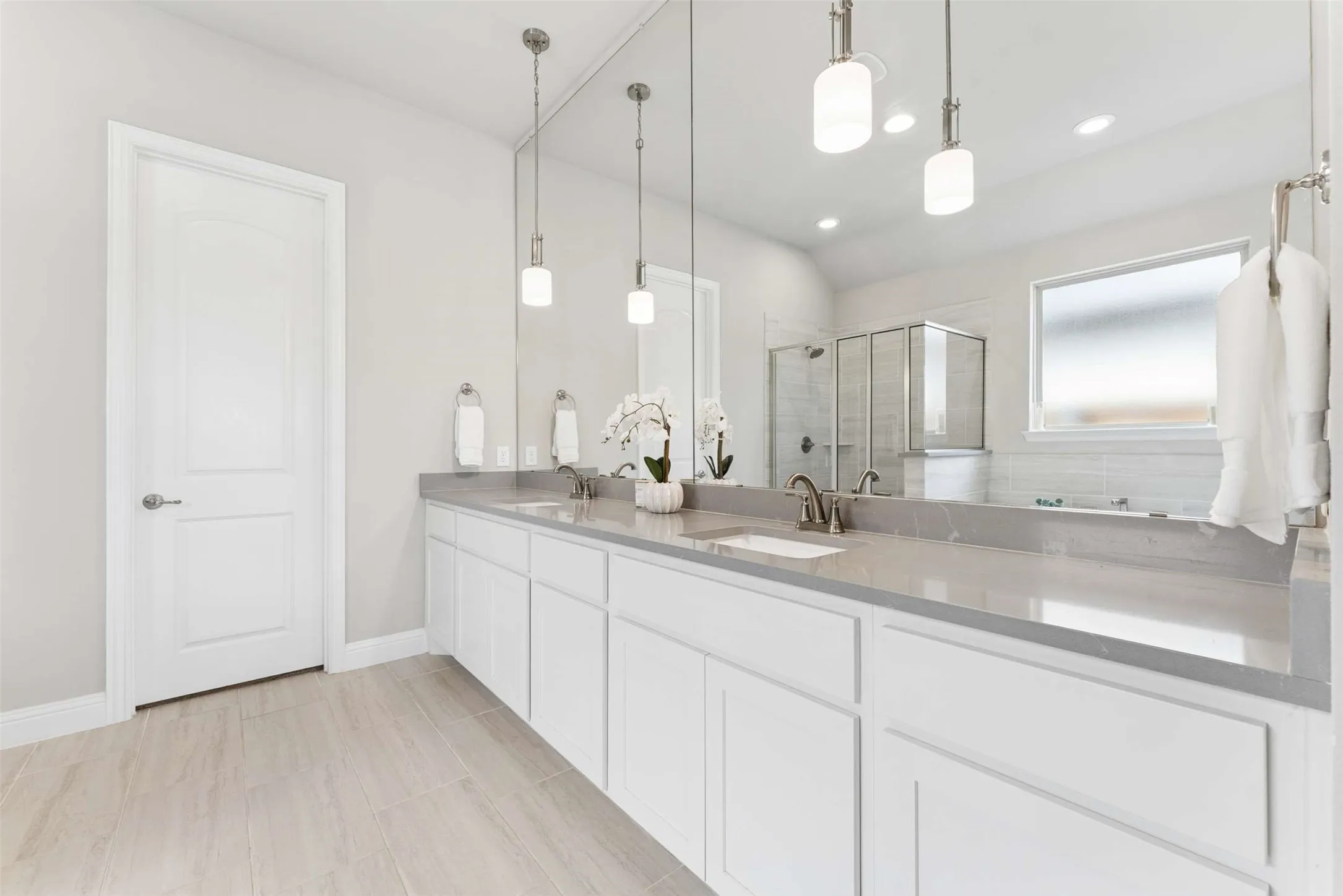 Single Family Residence For Sale in Collin County , 1817 Scotney Court, Celina, Texas 75009, 4 Bedroom, 3 Bathroom, 3 Garage spaces, 2,782 Sqft, built in 2021, Preowned, mls#21223555, Real Estate Agent in Celina, Homes For Sale in Collin county, Homes For Sale in Celina, Realtor in Celina Texas, Real Estate Brokerage Independent Realty Texas, Luminita Cordes Realtor