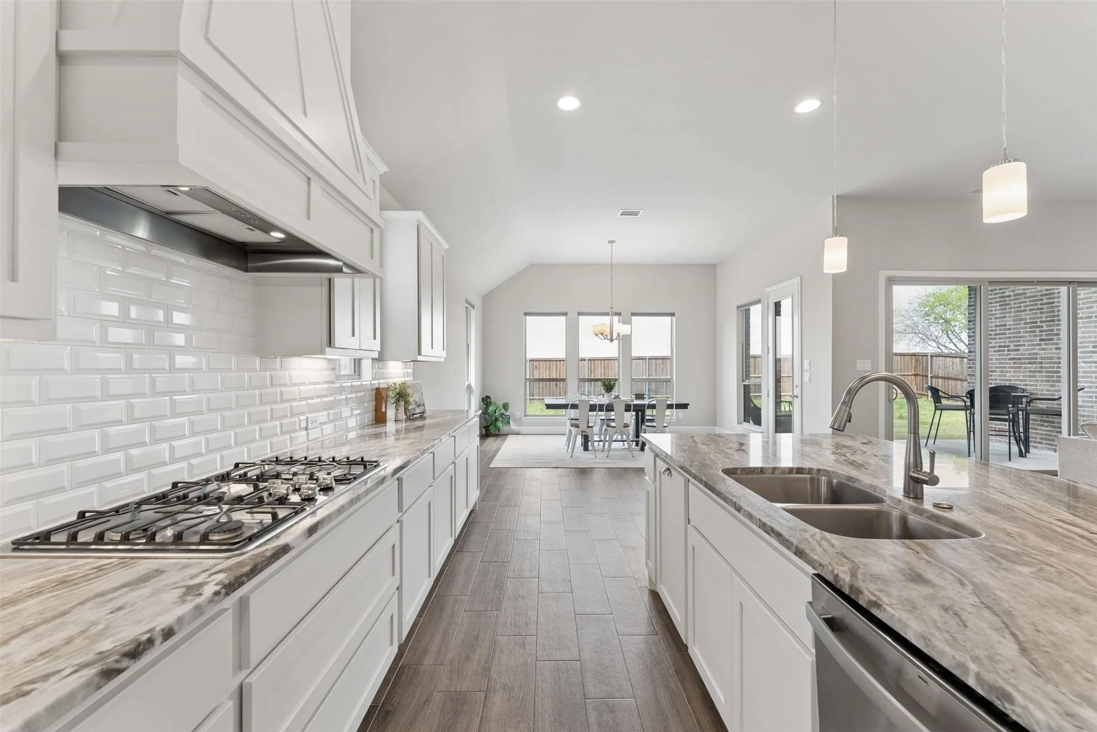 Single Family Residence For Sale in Collin County , 1817 Scotney Court, Celina, Texas 75009, 4 Bedroom, 3 Bathroom, 3 Garage spaces, 2,782 Sqft, built in 2021, Preowned, mls#21223555, Real Estate Agent in Celina, Homes For Sale in Collin county, Homes For Sale in Celina, Realtor in Celina Texas, Real Estate Brokerage Independent Realty Texas, Luminita Cordes Realtor