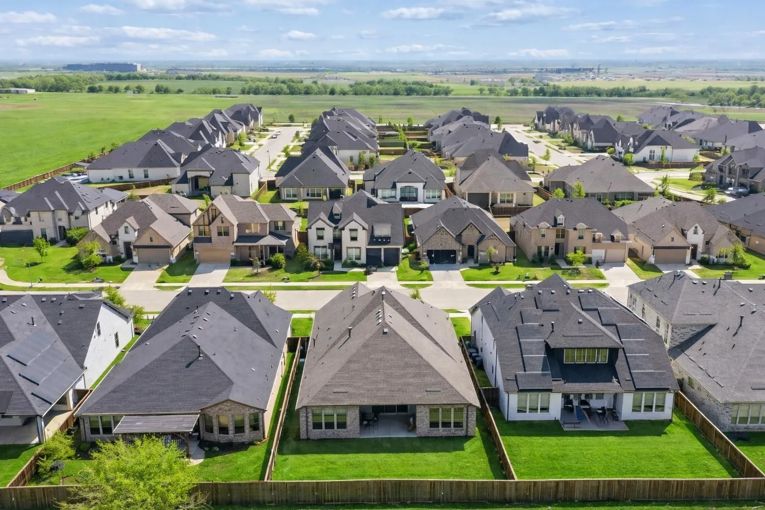Single Family Residence For Sale in Collin County , 1817 Scotney Court, Celina, Texas 75009, 4 Bedroom, 3 Bathroom, 3 Garage spaces, 2,782 Sqft, built in 2021, Preowned, mls#21223555, Real Estate Agent in Celina, Homes For Sale in Collin county, Homes For Sale in Celina, Realtor in Celina Texas, Real Estate Brokerage Independent Realty Texas, Luminita Cordes Realtor
