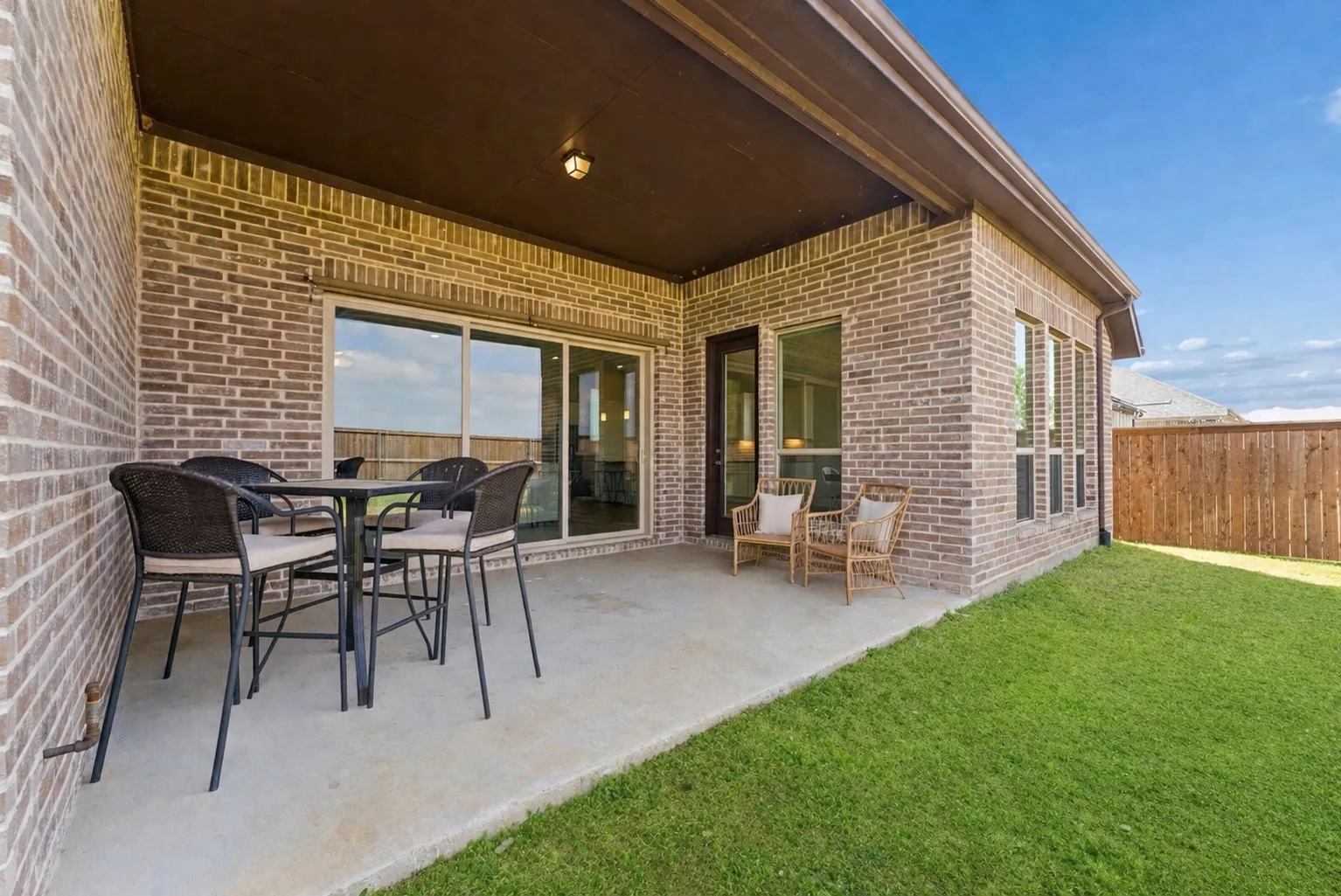 Single Family Residence For Sale in Collin County , 1817 Scotney Court, Celina, Texas 75009, 4 Bedroom, 3 Bathroom, 3 Garage spaces, 2,782 Sqft, built in 2021, Preowned, mls#21223555, Real Estate Agent in Celina, Homes For Sale in Collin county, Homes For Sale in Celina, Realtor in Celina Texas, Real Estate Brokerage Independent Realty Texas, Luminita Cordes Realtor