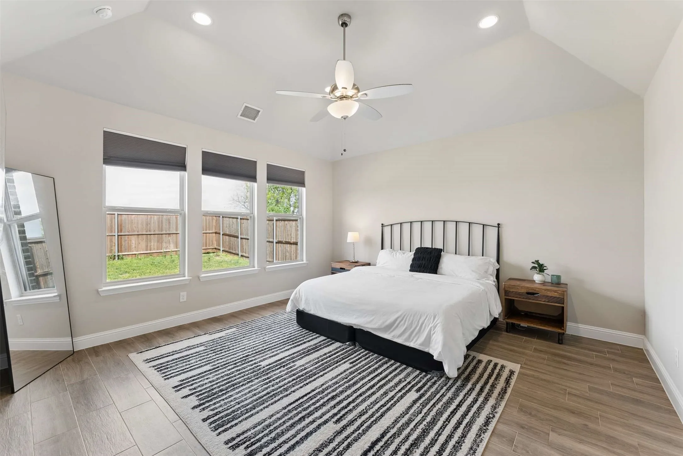 Single Family Residence For Sale in Collin County , 1817 Scotney Court, Celina, Texas 75009, 4 Bedroom, 3 Bathroom, 3 Garage spaces, 2,782 Sqft, built in 2021, Preowned, mls#21223555, Real Estate Agent in Celina, Homes For Sale in Collin county, Homes For Sale in Celina, Realtor in Celina Texas, Real Estate Brokerage Independent Realty Texas, Luminita Cordes Realtor