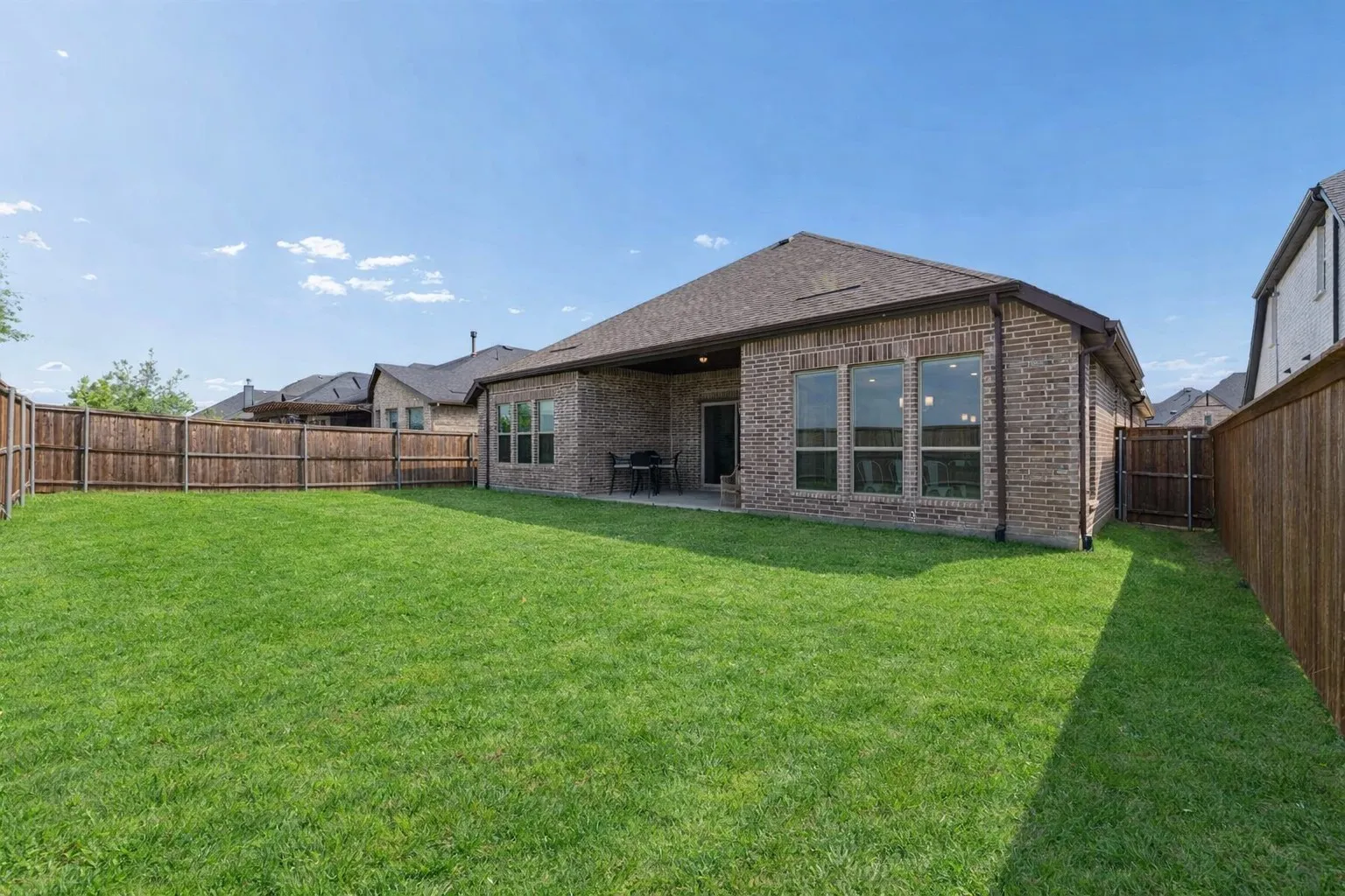 Single Family Residence For Sale in Collin County , 1817 Scotney Court, Celina, Texas 75009, 4 Bedroom, 3 Bathroom, 3 Garage spaces, 2,782 Sqft, built in 2021, Preowned, mls#21223555, Real Estate Agent in Celina, Homes For Sale in Collin county, Homes For Sale in Celina, Realtor in Celina Texas, Real Estate Brokerage Independent Realty Texas, Luminita Cordes Realtor