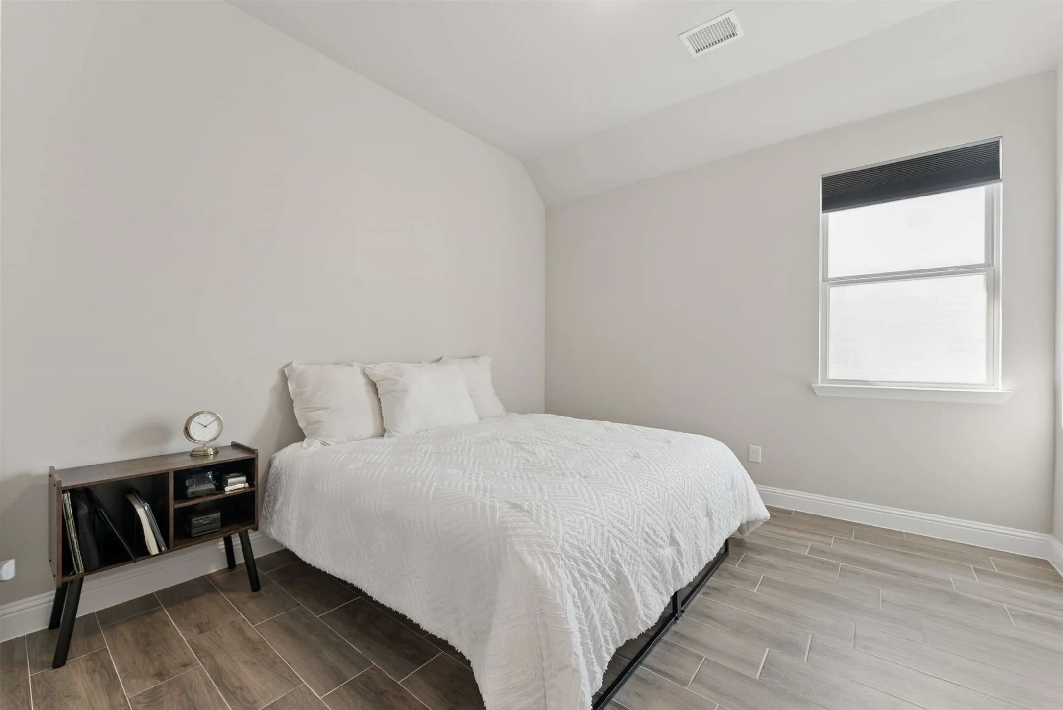 Single Family Residence For Sale in Collin County , 1817 Scotney Court, Celina, Texas 75009, 4 Bedroom, 3 Bathroom, 3 Garage spaces, 2,782 Sqft, built in 2021, Preowned, mls#21223555, Real Estate Agent in Celina, Homes For Sale in Collin county, Homes For Sale in Celina, Realtor in Celina Texas, Real Estate Brokerage Independent Realty Texas, Luminita Cordes Realtor