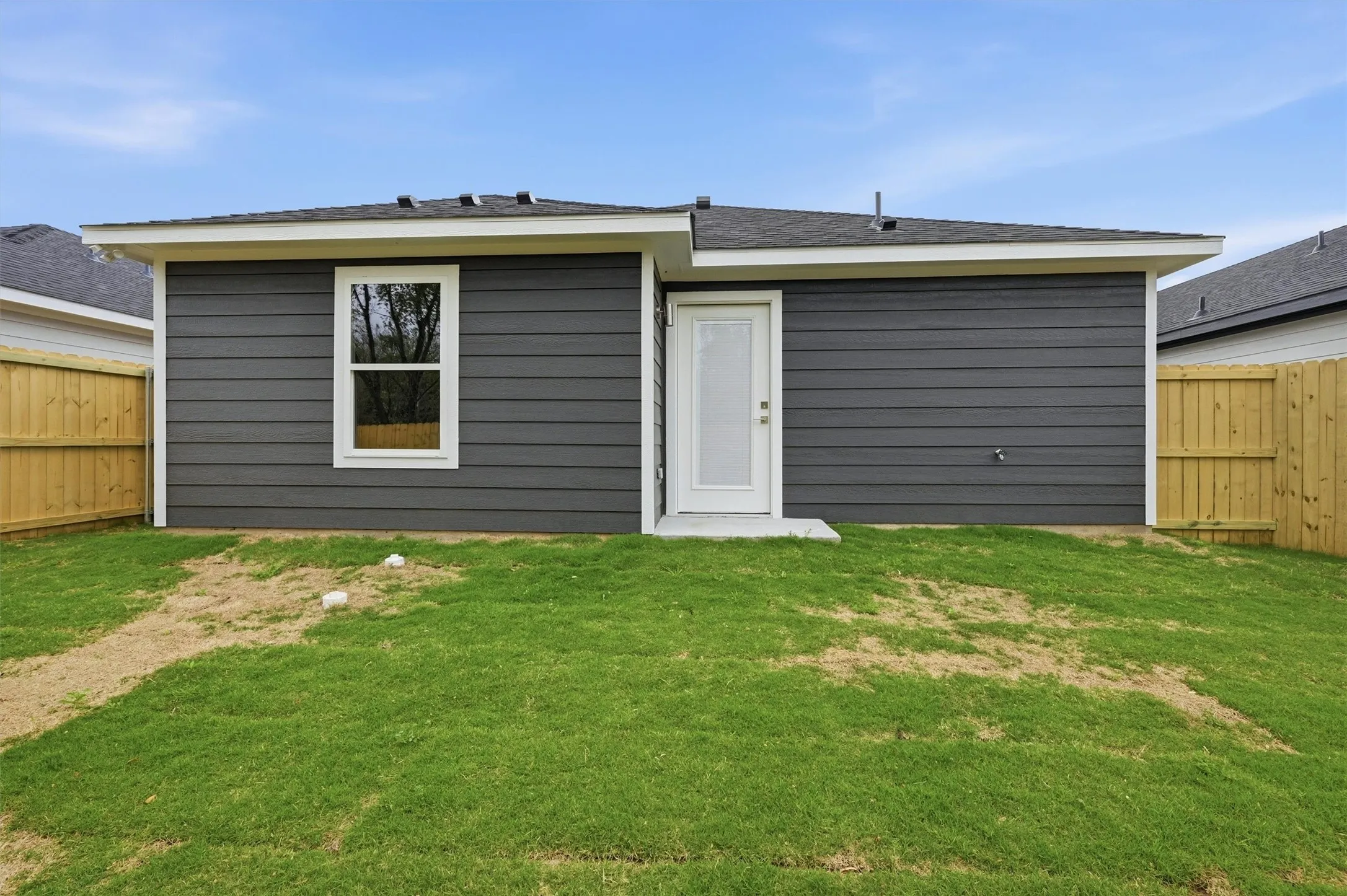 Single Family Residence For Sale in Grayson County , 1012 S 1st Street, Sherman, Texas 75090, 2 Bedroom, 2 Bathroom, 1 Garage spaces, 946 Sqft, built in 2026, New Construction - Complete, mls#21225052, Real Estate Agent in Sherman, Homes For Sale in Grayson county, Homes For Sale in Sherman, Realtor in Sherman Texas, Real Estate Brokerage Independent Realty Texas, Luminita Cordes Realtor