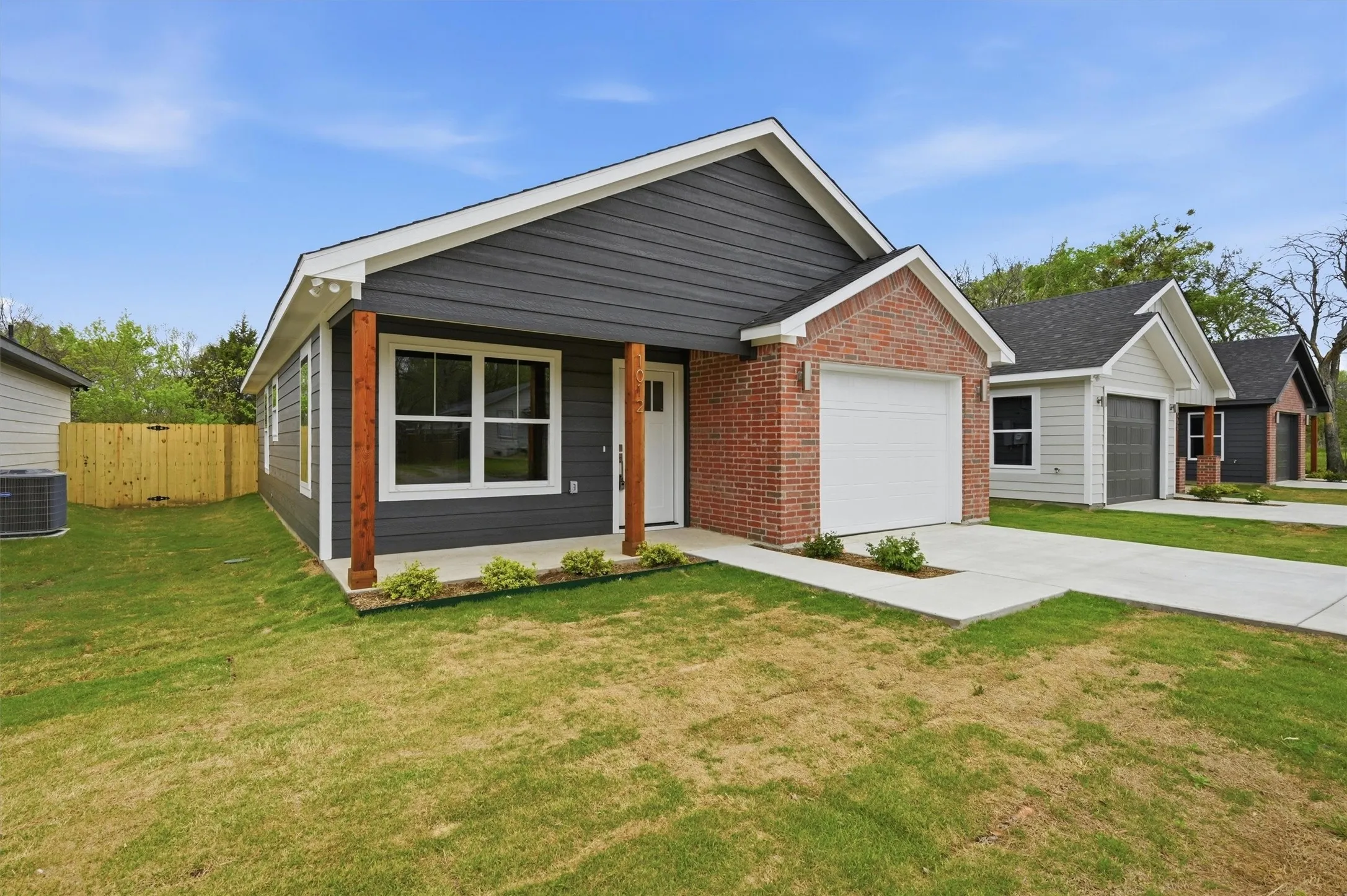 Single Family Residence For Sale in Grayson County , 1012 S 1st Street, Sherman, Texas 75090, 2 Bedroom, 2 Bathroom, 1 Garage spaces, 946 Sqft, built in 2026, New Construction - Complete, mls#21225052, Real Estate Agent in Sherman, Homes For Sale in Grayson county, Homes For Sale in Sherman, Realtor in Sherman Texas, Real Estate Brokerage Independent Realty Texas, Luminita Cordes Realtor