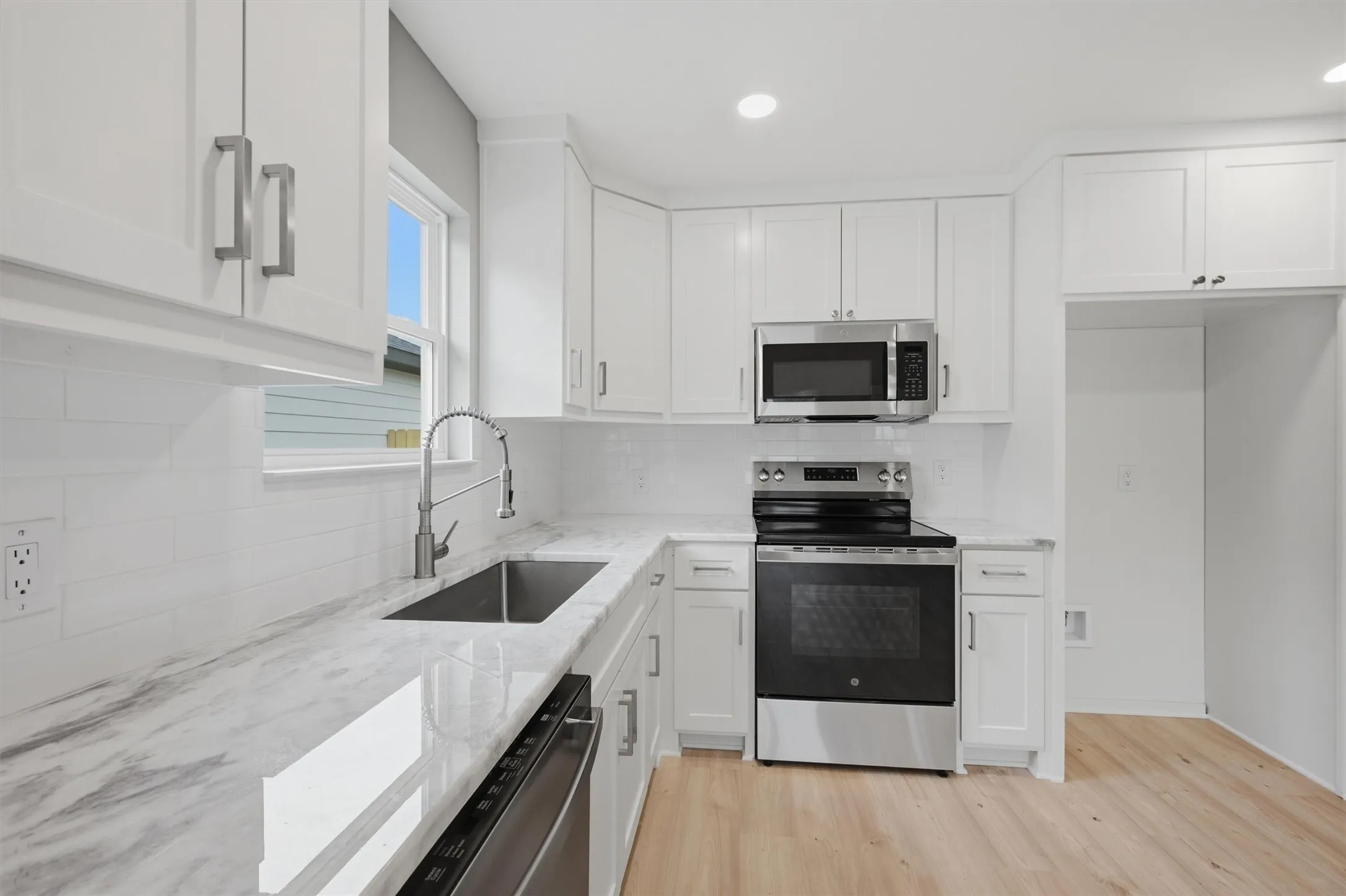 Single Family Residence For Sale in Grayson County , 1012 S 1st Street, Sherman, Texas 75090, 2 Bedroom, 2 Bathroom, 1 Garage spaces, 946 Sqft, built in 2026, New Construction - Complete, mls#21225052, Real Estate Agent in Sherman, Homes For Sale in Grayson county, Homes For Sale in Sherman, Realtor in Sherman Texas, Real Estate Brokerage Independent Realty Texas, Luminita Cordes Realtor