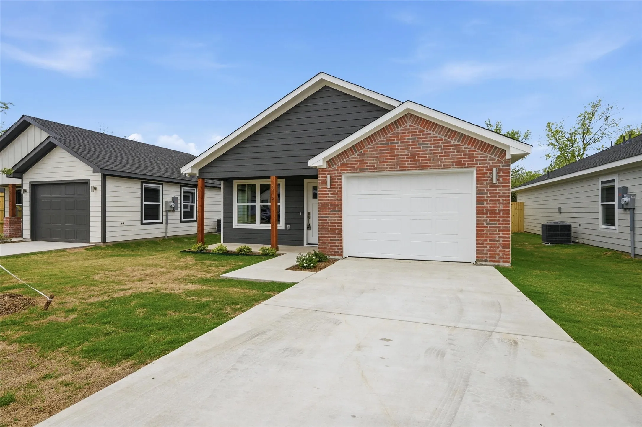 Single Family Residence For Sale in Grayson County , 1012 S 1st Street, Sherman, Texas 75090, 2 Bedroom, 2 Bathroom, 1 Garage spaces, 946 Sqft, built in 2026, New Construction - Complete, mls#21225052, Real Estate Agent in Sherman, Homes For Sale in Grayson county, Homes For Sale in Sherman, Realtor in Sherman Texas, Real Estate Brokerage Independent Realty Texas, Luminita Cordes Realtor