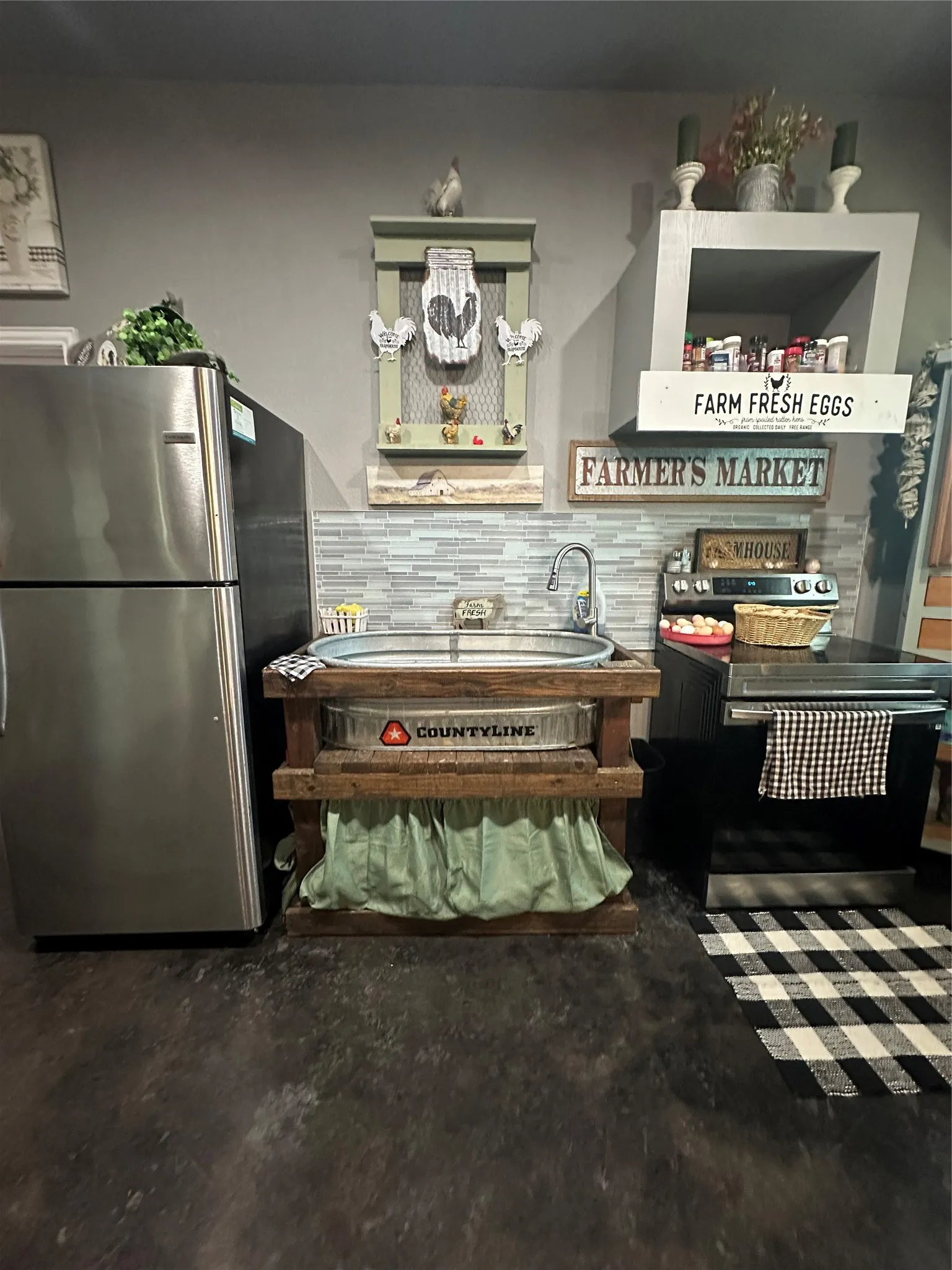Farmhouse sink! How clever!