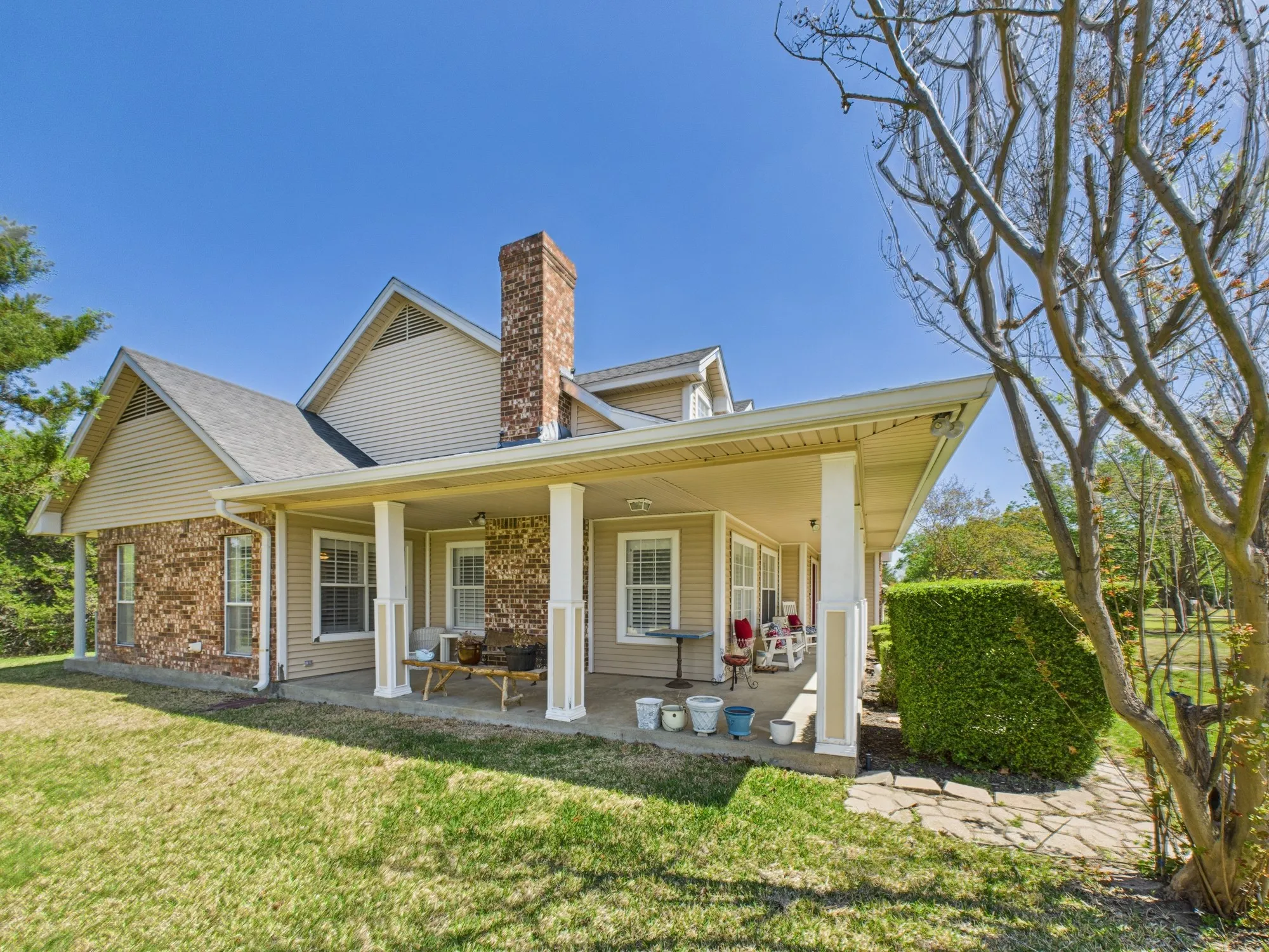 Side wrap covered porch