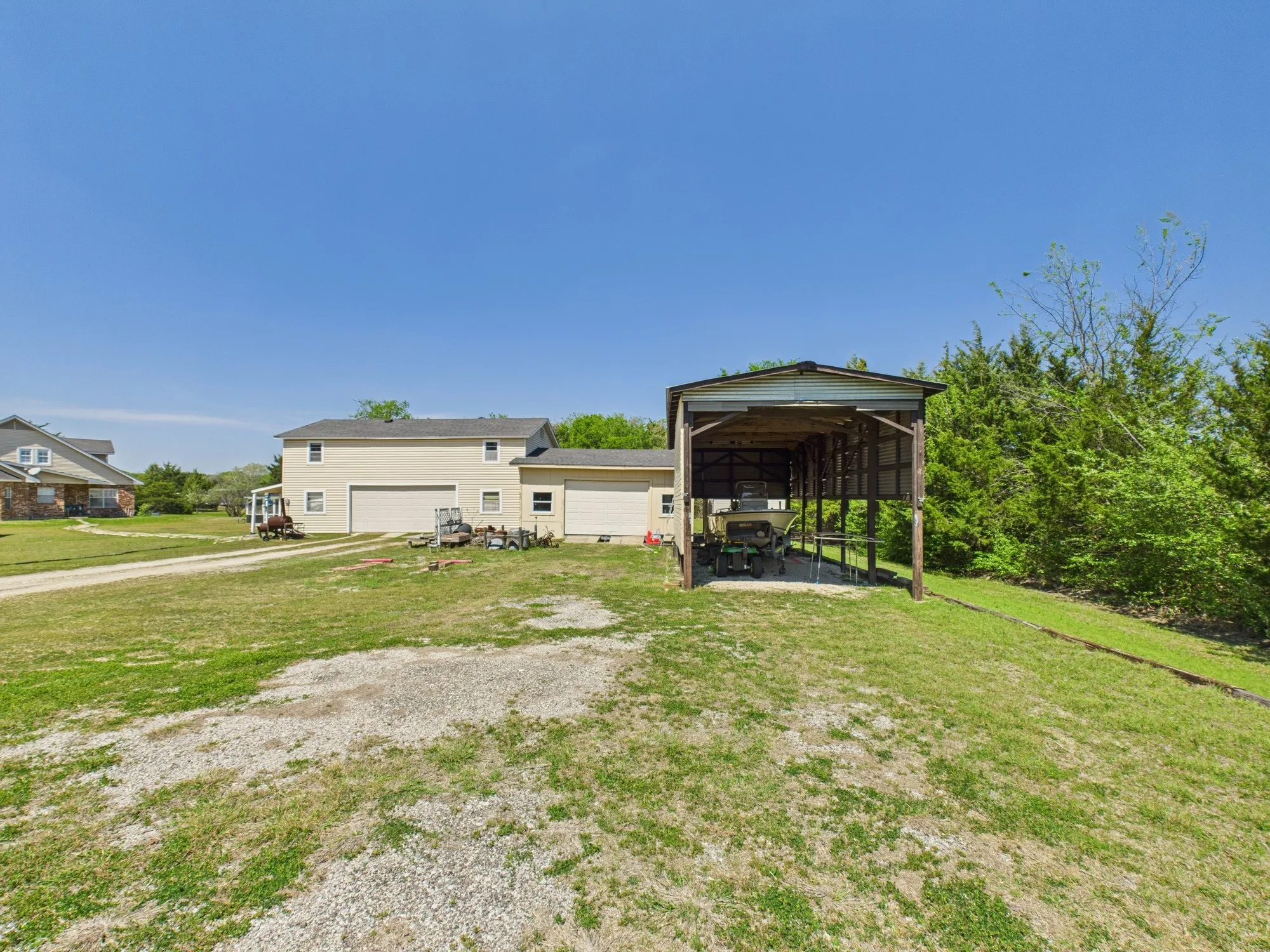 Garage apartment previously. Has water for bathroom, electricity for kitchen, RV or boat parking