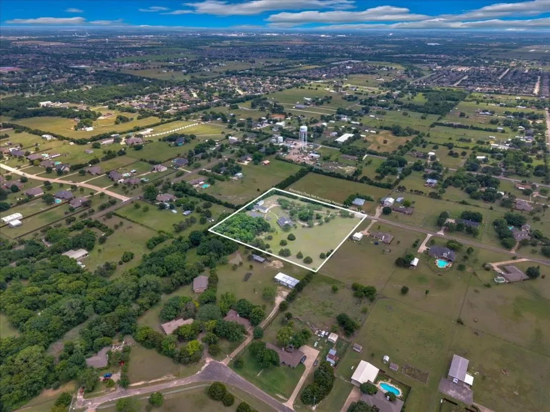 Single Family Residence For Sale in Ellis County , 6441 Bois D Arc Circle, Midlothian, Texas 76065, 4 Bedroom, 3 Bathroom, 3 Garage spaces, 2,692 Sqft, built in 1996, Preowned, mls#21223006, Real Estate Agent in Midlothian, Homes For Sale in Ellis county, Homes For Sale in Midlothian, Realtor in Midlothian Texas, Real Estate Brokerage Independent Realty Texas, Luminita Cordes Realtor