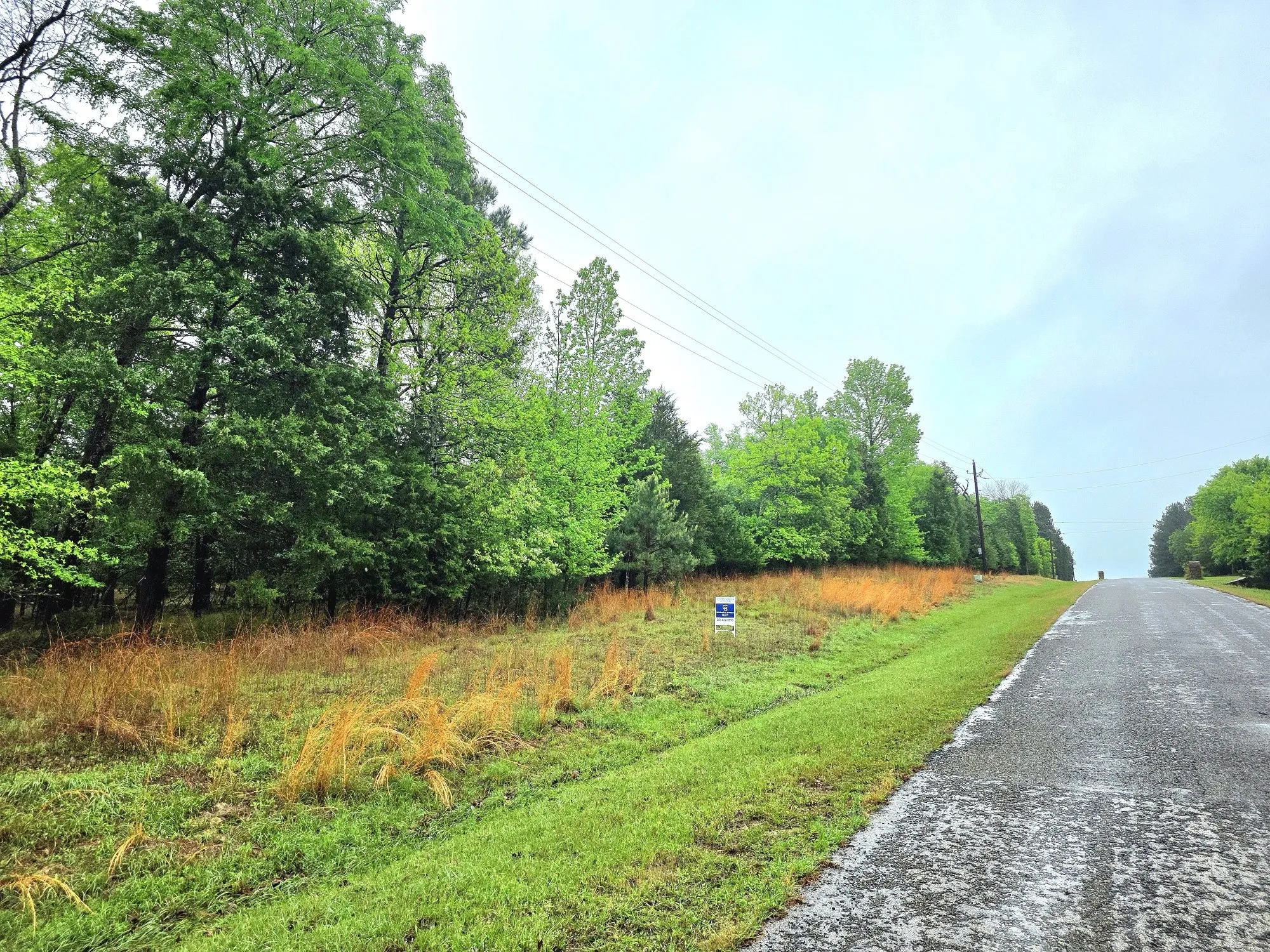 The front view of this property on Quail Hollow is so inviting.