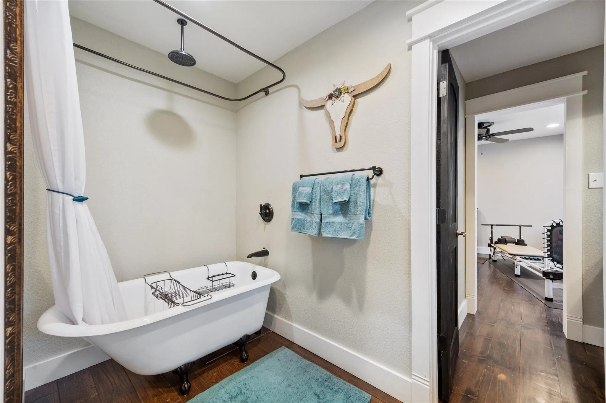 Single Family Residence For Sale in Kaufman County , 12204 Legacy Lane, Forney, Texas 75126, 3 Bedroom, 2 Bathroom, 1 Garage spaces, 2,493 Sqft, built in 2016, Preowned, mls#21223672, Real Estate Agent in Forney, Homes For Sale in Kaufman county, Homes For Sale in Forney, Realtor in Forney Texas, Real Estate Brokerage Independent Realty Texas, Luminita Cordes Realtor
