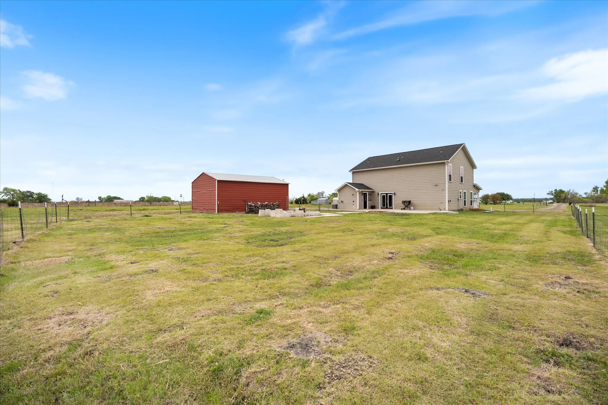 Single Family Residence For Sale in Kaufman County , 12204 Legacy Lane, Forney, Texas 75126, 3 Bedroom, 2 Bathroom, 1 Garage spaces, 2,493 Sqft, built in 2016, Preowned, mls#21223672, Real Estate Agent in Forney, Homes For Sale in Kaufman county, Homes For Sale in Forney, Realtor in Forney Texas, Real Estate Brokerage Independent Realty Texas, Luminita Cordes Realtor