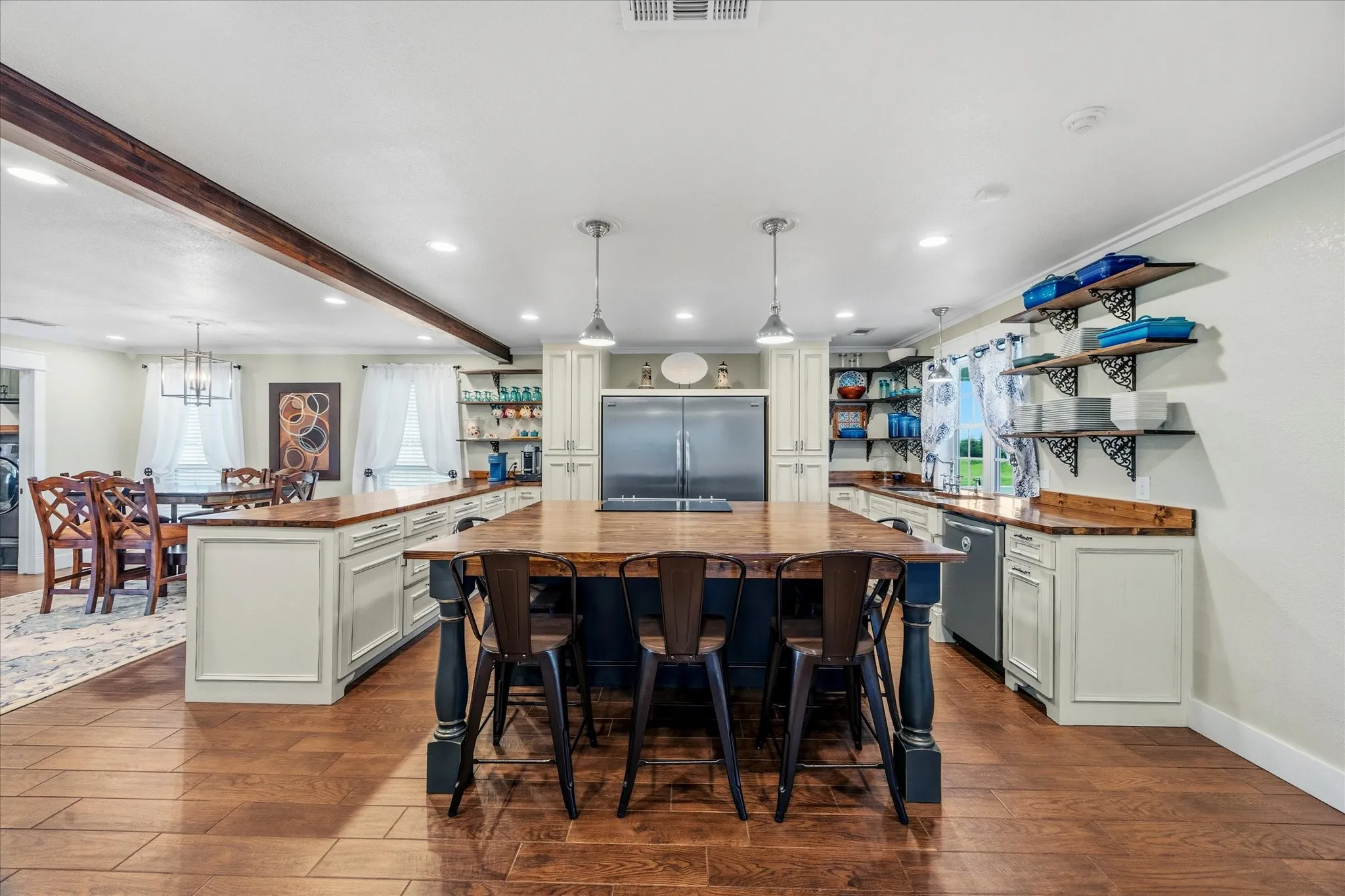 Single Family Residence For Sale in Kaufman County , 12204 Legacy Lane, Forney, Texas 75126, 3 Bedroom, 2 Bathroom, 1 Garage spaces, 2,493 Sqft, built in 2016, Preowned, mls#21223672, Real Estate Agent in Forney, Homes For Sale in Kaufman county, Homes For Sale in Forney, Realtor in Forney Texas, Real Estate Brokerage Independent Realty Texas, Luminita Cordes Realtor