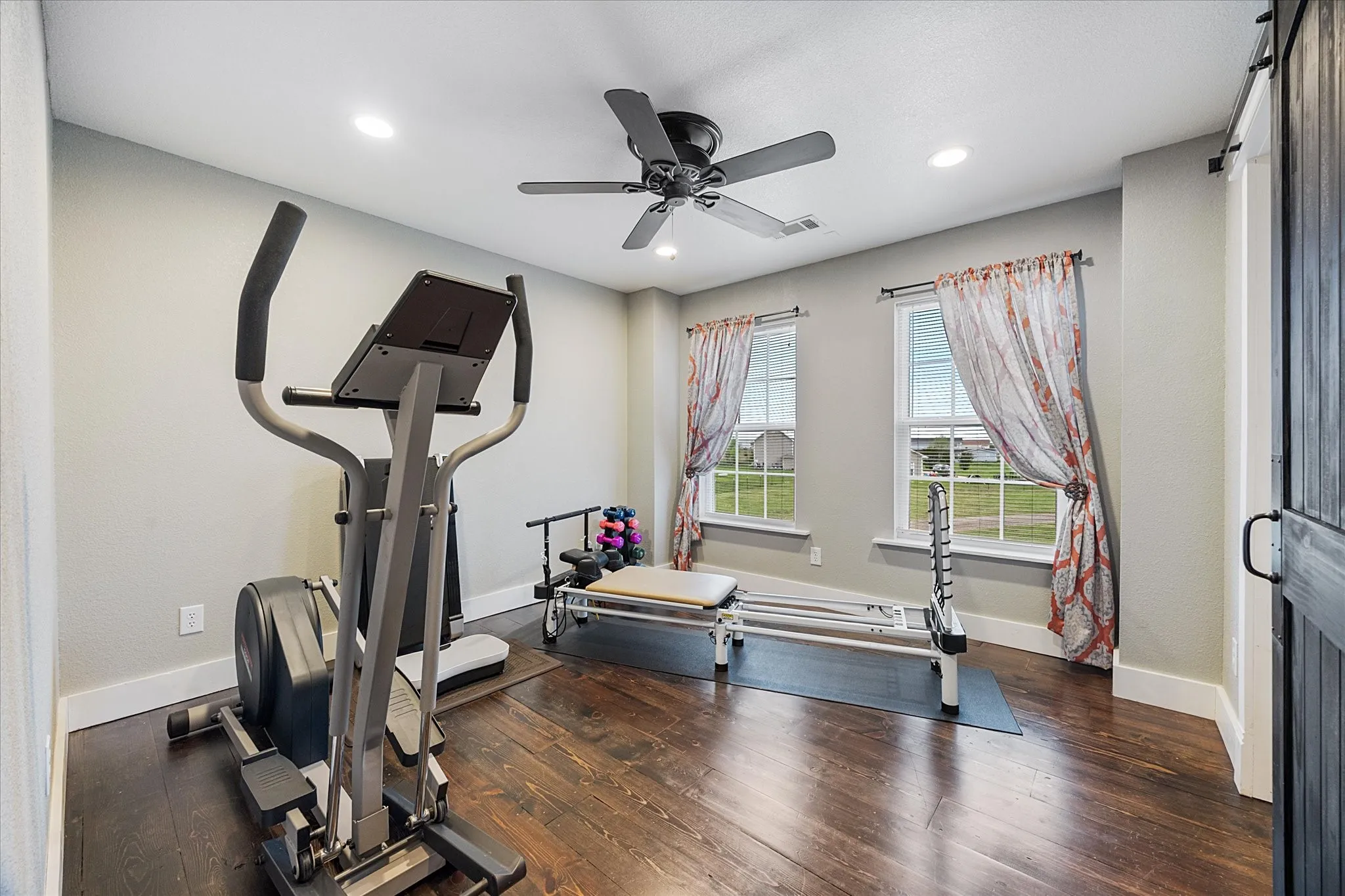 Single Family Residence For Sale in Kaufman County , 12204 Legacy Lane, Forney, Texas 75126, 3 Bedroom, 2 Bathroom, 1 Garage spaces, 2,493 Sqft, built in 2016, Preowned, mls#21223672, Real Estate Agent in Forney, Homes For Sale in Kaufman county, Homes For Sale in Forney, Realtor in Forney Texas, Real Estate Brokerage Independent Realty Texas, Luminita Cordes Realtor