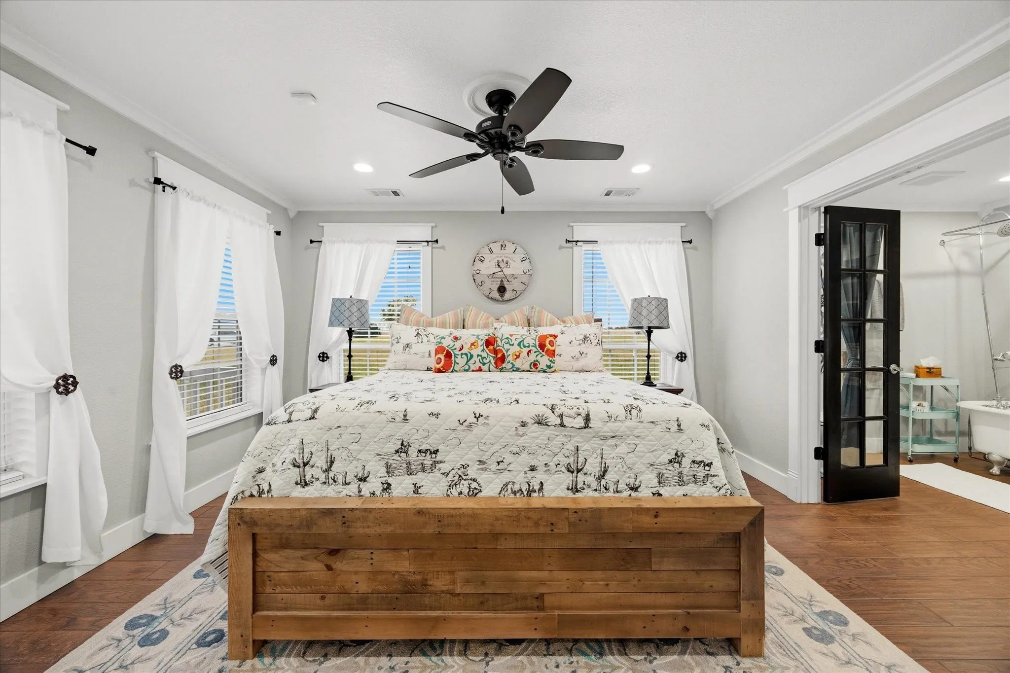Single Family Residence For Sale in Kaufman County , 12204 Legacy Lane, Forney, Texas 75126, 3 Bedroom, 2 Bathroom, 1 Garage spaces, 2,493 Sqft, built in 2016, Preowned, mls#21223672, Real Estate Agent in Forney, Homes For Sale in Kaufman county, Homes For Sale in Forney, Realtor in Forney Texas, Real Estate Brokerage Independent Realty Texas, Luminita Cordes Realtor
