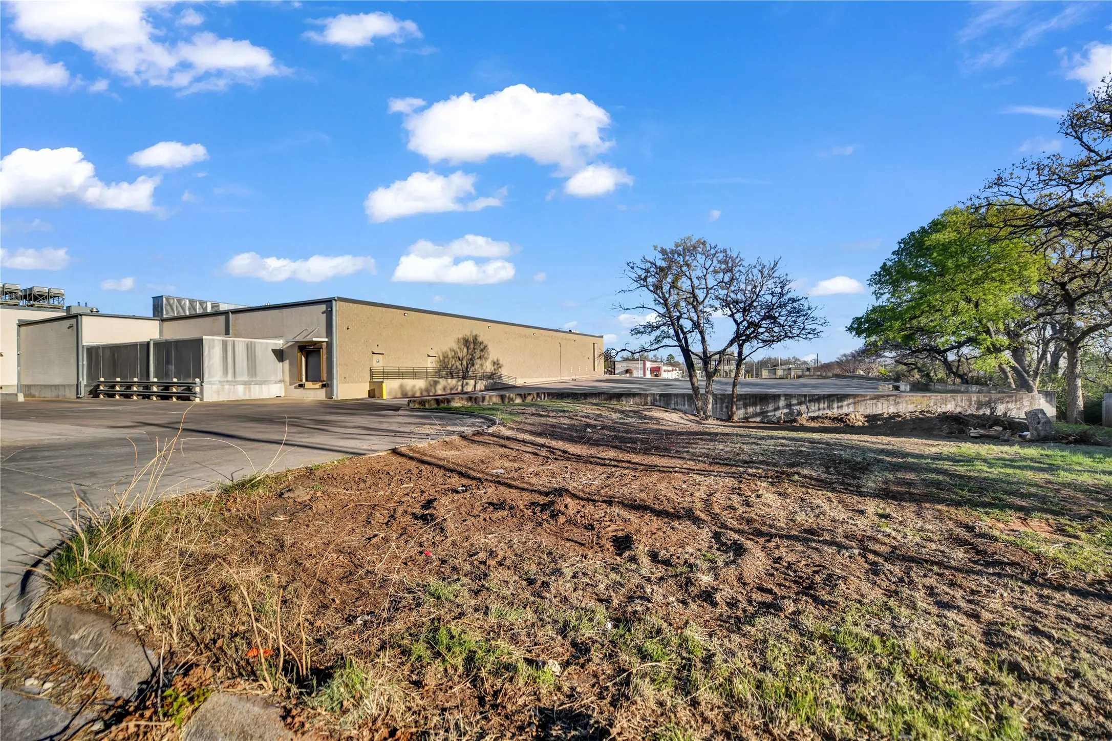 Unimproved Land For Sale in Parker County , 514 W Oak Street, Weatherford, Texas 76086, 0, 0, Garage spaces, 0 Sqft, built in 0, Proposed, Price $142,500, mls#21225118, Real Estate Agent in Weatherford, Homes For Sale in Parker county, Homes For Sale in Weatherford, Realtor in Weatherford Texas, Real Estate Brokerage Independent Realty Texas, Luminita Cordes Realtor