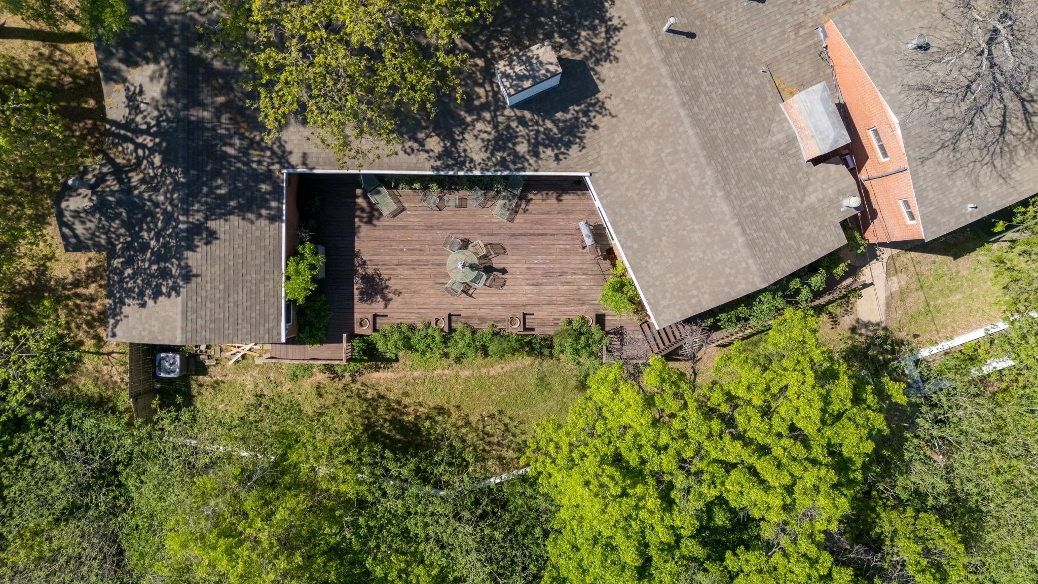 Single Family Residence For Sale in Tarrant County , 1504 Smilax Avenue, Fort Worth, Texas 76111, 4 Bedroom, 4 Bathroom, 2 Garage spaces, 5,608 Sqft, built in 1949, Preowned, mls#21225085, Real Estate Agent in Fort Worth, Homes For Sale in Tarrant county, Homes For Sale in Fort Worth, Realtor in Fort Worth Texas, Real Estate Brokerage Independent Realty Texas, Luminita Cordes Realtor