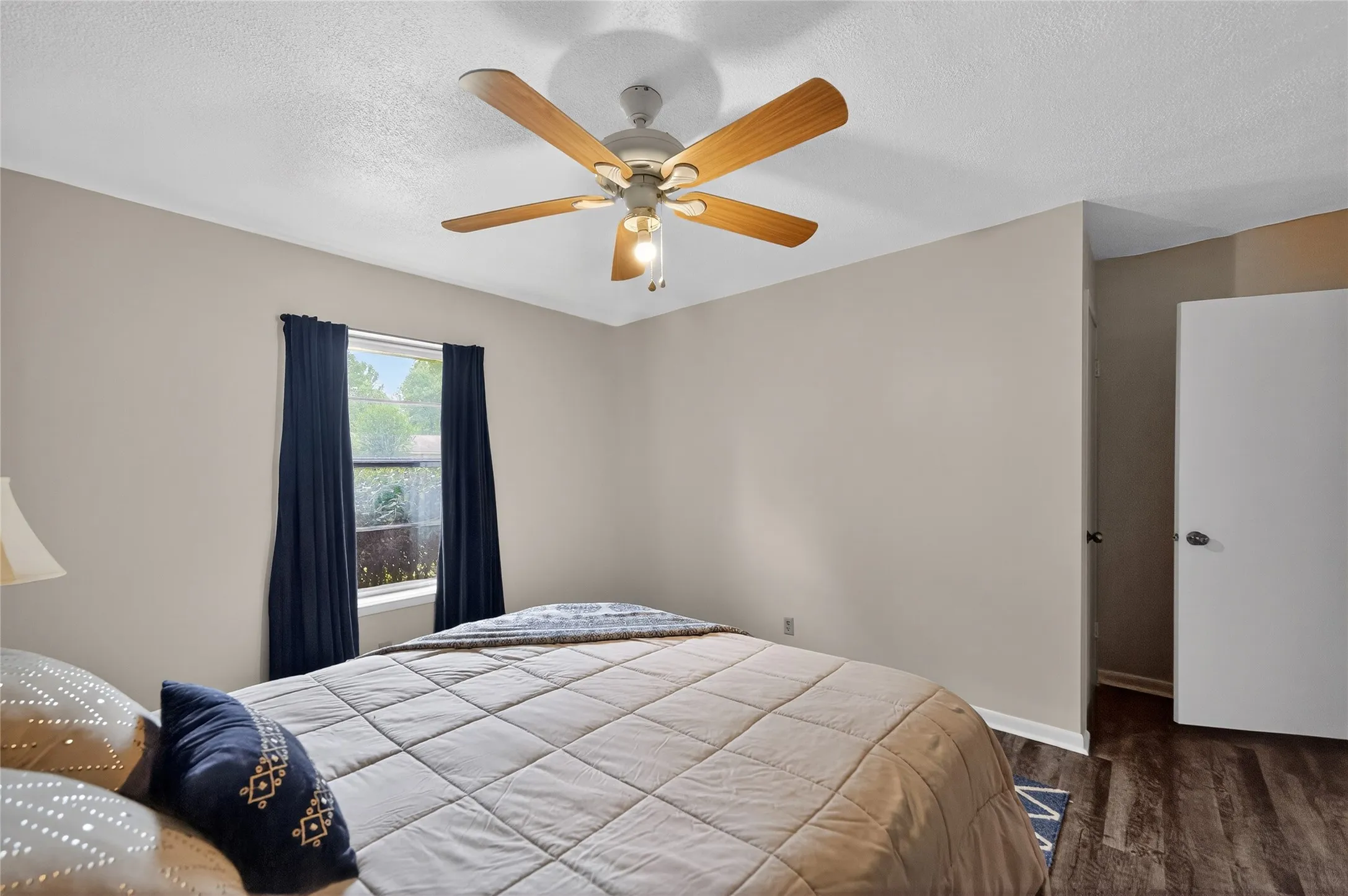 Single Family Residence For Sale in Smith County , 15515 Nell Lynn Lane, Tyler, Texas 75707, 3 Bedroom, 2 Bathroom, 2 Garage spaces, 1,814 Sqft, built in 1975, mls#21220968, Real Estate Agent in Tyler, Homes For Sale in Smith county, Homes For Sale in Tyler, Realtor in Tyler Texas, Real Estate Brokerage Independent Realty Texas, Luminita Cordes Realtor