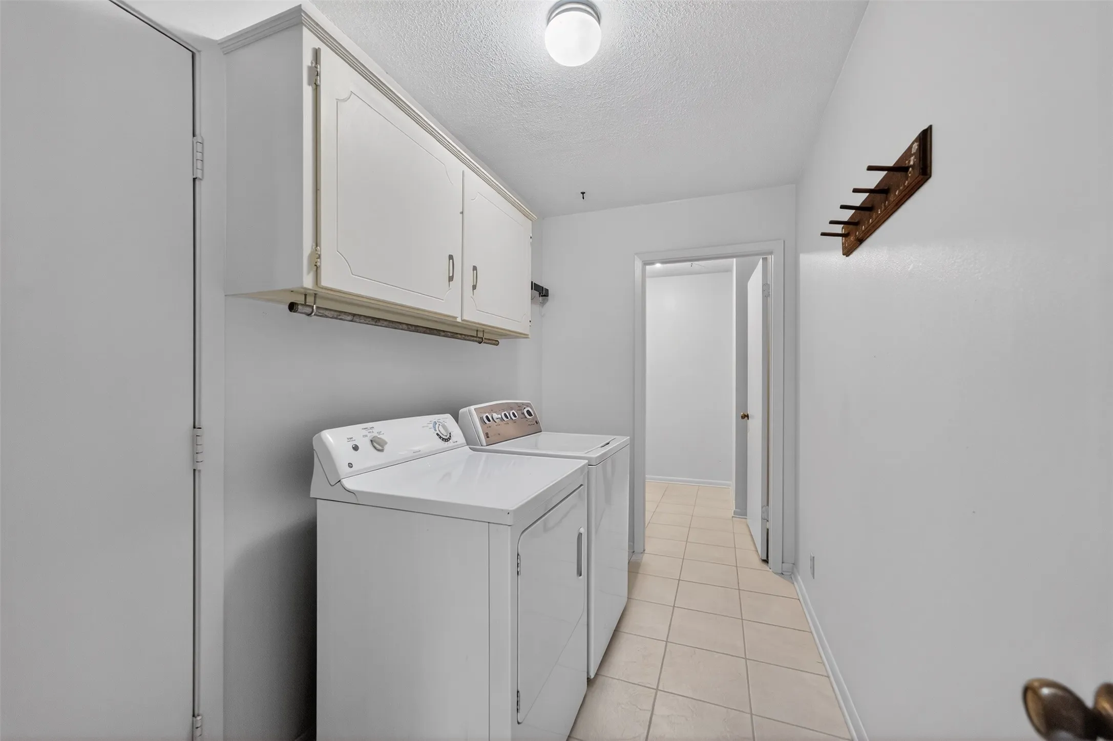 Single Family Residence For Sale in Smith County , 15515 Nell Lynn Lane, Tyler, Texas 75707, 3 Bedroom, 2 Bathroom, 2 Garage spaces, 1,814 Sqft, built in 1975, mls#21220968, Real Estate Agent in Tyler, Homes For Sale in Smith county, Homes For Sale in Tyler, Realtor in Tyler Texas, Real Estate Brokerage Independent Realty Texas, Luminita Cordes Realtor