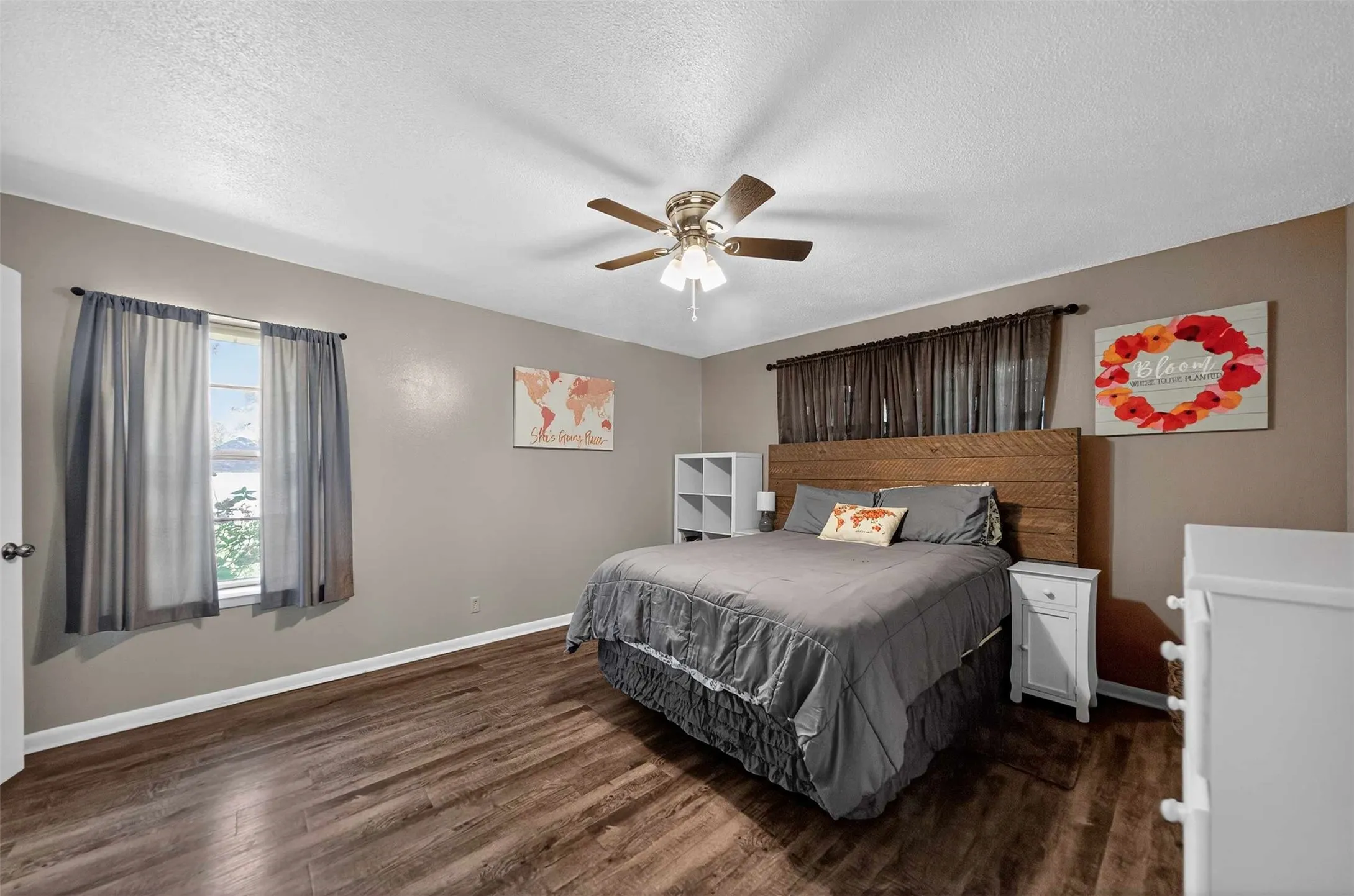 Single Family Residence For Sale in Smith County , 15515 Nell Lynn Lane, Tyler, Texas 75707, 3 Bedroom, 2 Bathroom, 2 Garage spaces, 1,814 Sqft, built in 1975, mls#21220968, Real Estate Agent in Tyler, Homes For Sale in Smith county, Homes For Sale in Tyler, Realtor in Tyler Texas, Real Estate Brokerage Independent Realty Texas, Luminita Cordes Realtor