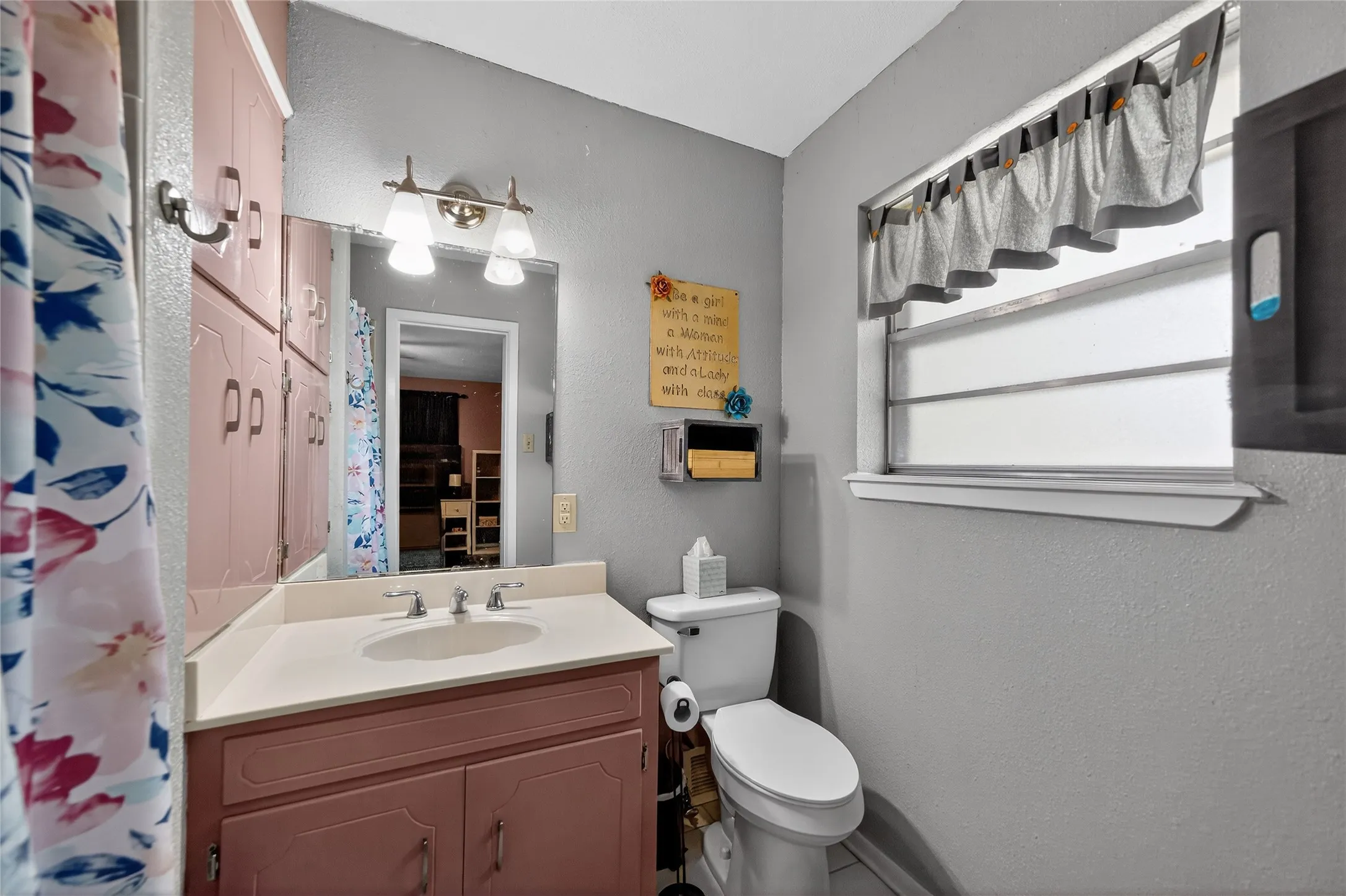Single Family Residence For Sale in Smith County , 15515 Nell Lynn Lane, Tyler, Texas 75707, 3 Bedroom, 2 Bathroom, 2 Garage spaces, 1,814 Sqft, built in 1975, mls#21220968, Real Estate Agent in Tyler, Homes For Sale in Smith county, Homes For Sale in Tyler, Realtor in Tyler Texas, Real Estate Brokerage Independent Realty Texas, Luminita Cordes Realtor