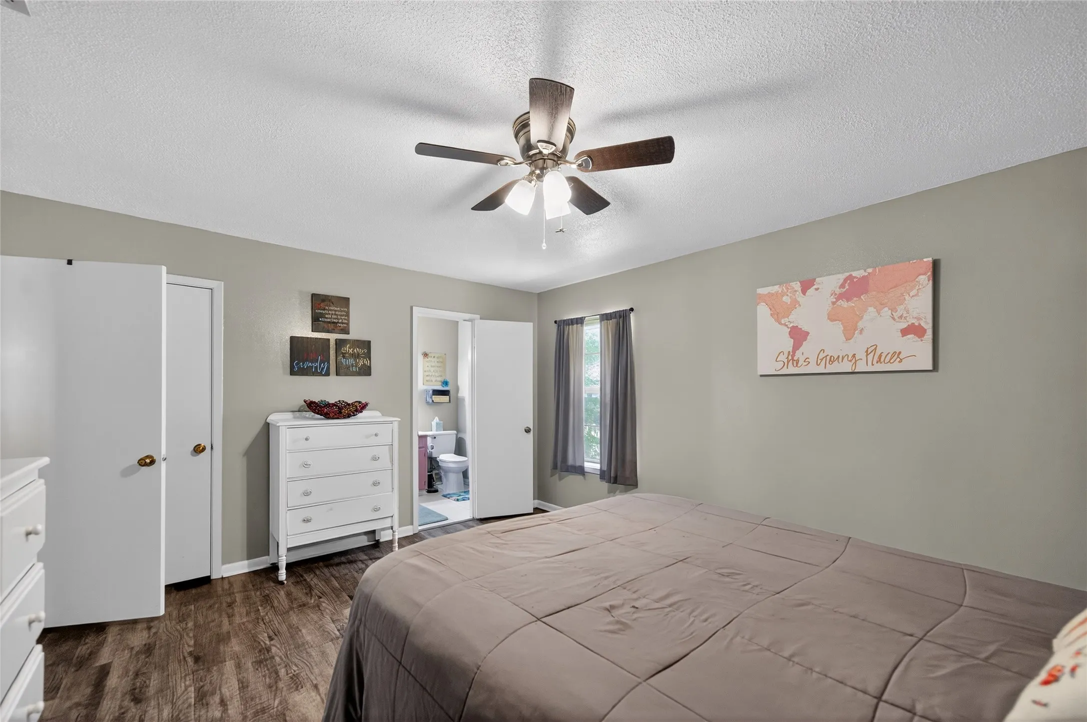 Single Family Residence For Sale in Smith County , 15515 Nell Lynn Lane, Tyler, Texas 75707, 3 Bedroom, 2 Bathroom, 2 Garage spaces, 1,814 Sqft, built in 1975, mls#21220968, Real Estate Agent in Tyler, Homes For Sale in Smith county, Homes For Sale in Tyler, Realtor in Tyler Texas, Real Estate Brokerage Independent Realty Texas, Luminita Cordes Realtor