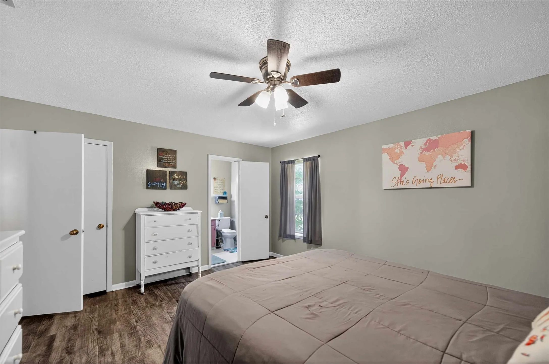 Single Family Residence For Sale in Smith County , 15515 Nell Lynn Lane, Tyler, Texas 75707, 3 Bedroom, 2 Bathroom, 2 Garage spaces, 1,814 Sqft, built in 1975, mls#21220968, Real Estate Agent in Tyler, Homes For Sale in Smith county, Homes For Sale in Tyler, Realtor in Tyler Texas, Real Estate Brokerage Independent Realty Texas, Luminita Cordes Realtor