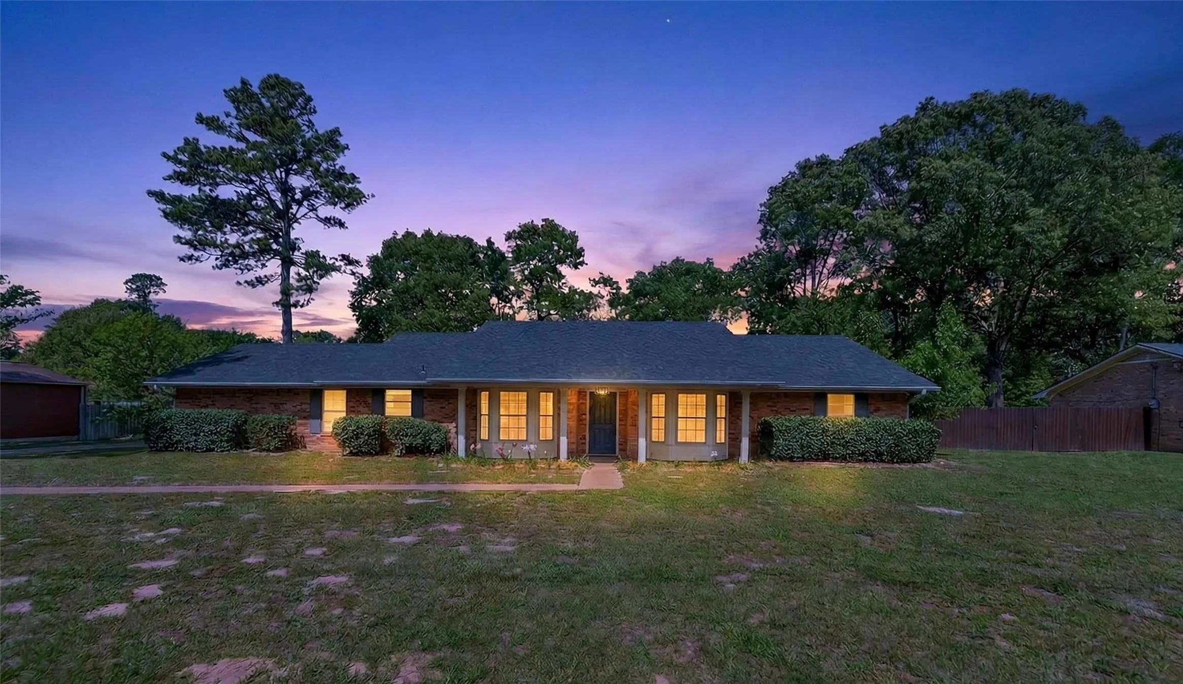 Single Family Residence For Sale in Smith County , 15515 Nell Lynn Lane, Tyler, Texas 75707, 3 Bedroom, 2 Bathroom, 2 Garage spaces, 1,814 Sqft, built in 1975, mls#21220968, Real Estate Agent in Tyler, Homes For Sale in Smith county, Homes For Sale in Tyler, Realtor in Tyler Texas, Real Estate Brokerage Independent Realty Texas, Luminita Cordes Realtor