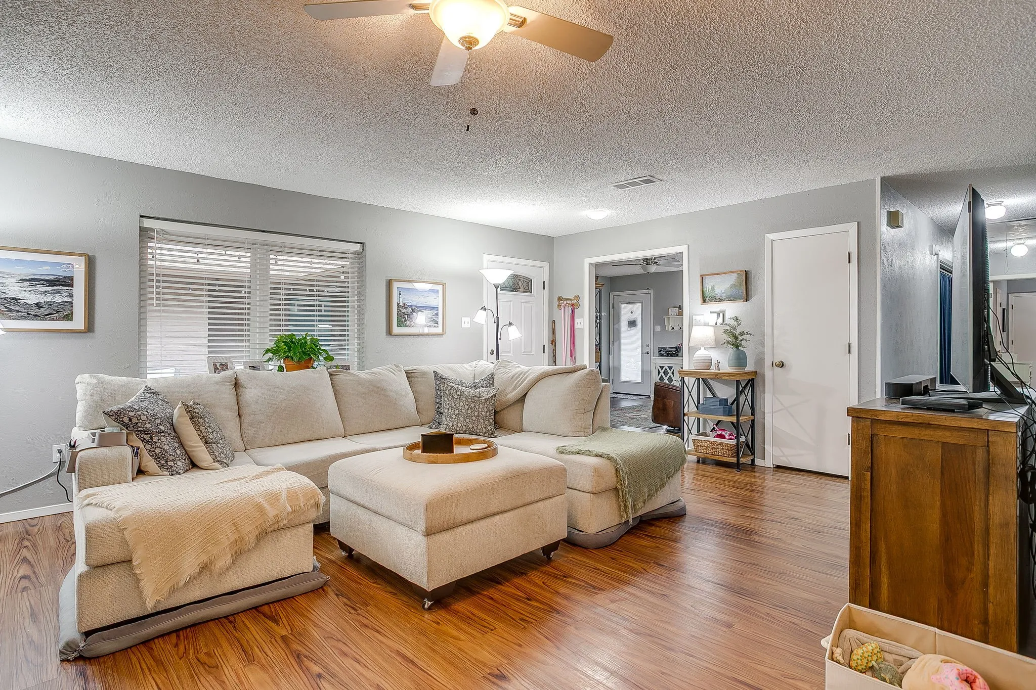 Duplex For Sale in Tarrant County , 5011 Ledgestone Drive, Fort Worth, Texas 76132, 4 Bedroom, 4 Bathroom, 4 Garage spaces, 3,216 Sqft, built in 1976, Preowned, mls#21224948, Real Estate Agent in Fort Worth, Homes For Sale in Tarrant county, Homes For Sale in Fort Worth, Realtor in Fort Worth Texas, Real Estate Brokerage Independent Realty Texas, Luminita Cordes Realtor
