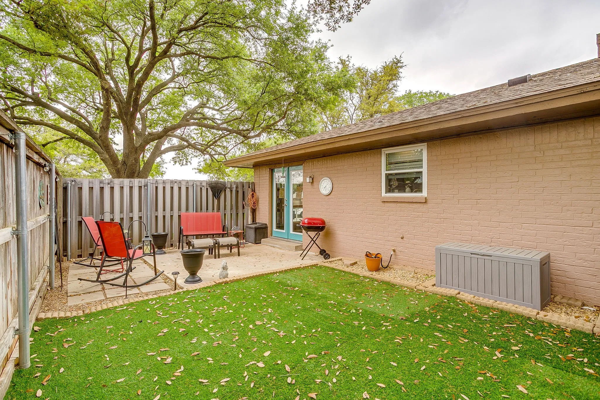 Duplex For Sale in Tarrant County , 5011 Ledgestone Drive, Fort Worth, Texas 76132, 4 Bedroom, 4 Bathroom, 4 Garage spaces, 3,216 Sqft, built in 1976, Preowned, mls#21224948, Real Estate Agent in Fort Worth, Homes For Sale in Tarrant county, Homes For Sale in Fort Worth, Realtor in Fort Worth Texas, Real Estate Brokerage Independent Realty Texas, Luminita Cordes Realtor