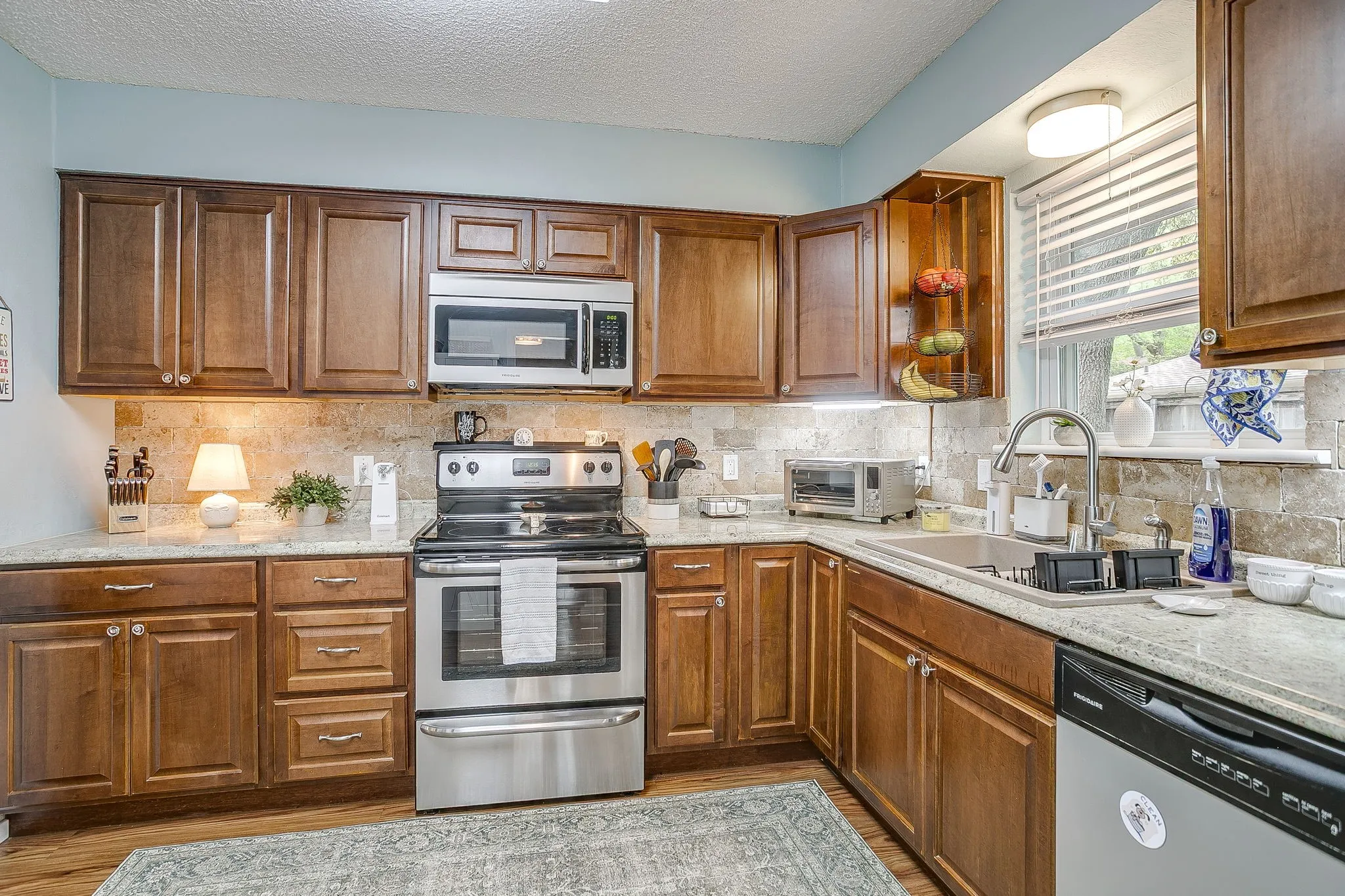 Duplex For Sale in Tarrant County , 5011 Ledgestone Drive, Fort Worth, Texas 76132, 4 Bedroom, 4 Bathroom, 4 Garage spaces, 3,216 Sqft, built in 1976, Preowned, mls#21224948, Real Estate Agent in Fort Worth, Homes For Sale in Tarrant county, Homes For Sale in Fort Worth, Realtor in Fort Worth Texas, Real Estate Brokerage Independent Realty Texas, Luminita Cordes Realtor