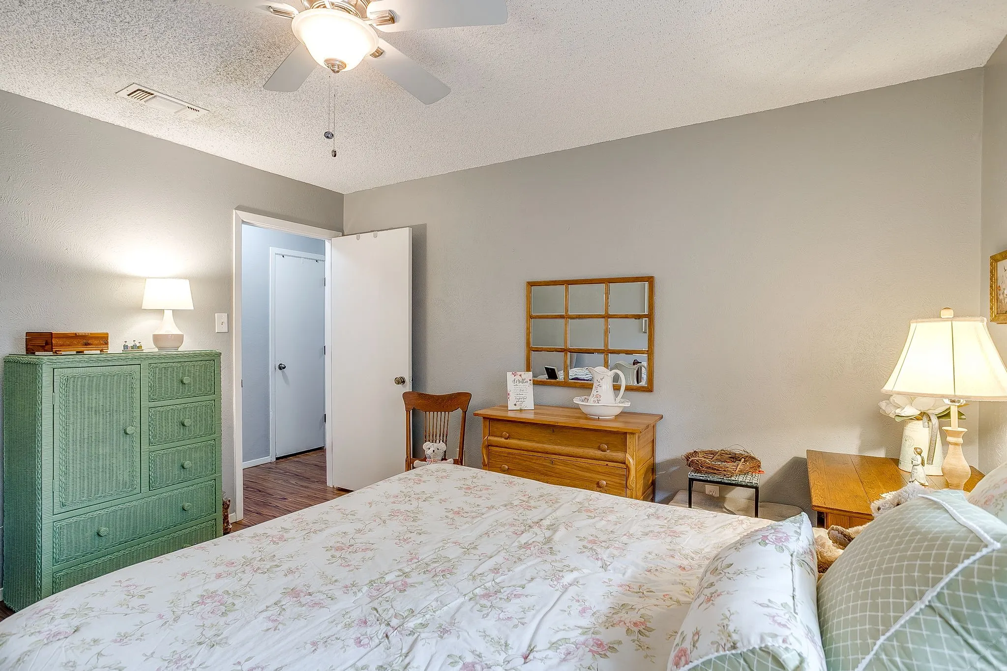 Duplex For Sale in Tarrant County , 5011 Ledgestone Drive, Fort Worth, Texas 76132, 4 Bedroom, 4 Bathroom, 4 Garage spaces, 3,216 Sqft, built in 1976, Preowned, mls#21224948, Real Estate Agent in Fort Worth, Homes For Sale in Tarrant county, Homes For Sale in Fort Worth, Realtor in Fort Worth Texas, Real Estate Brokerage Independent Realty Texas, Luminita Cordes Realtor