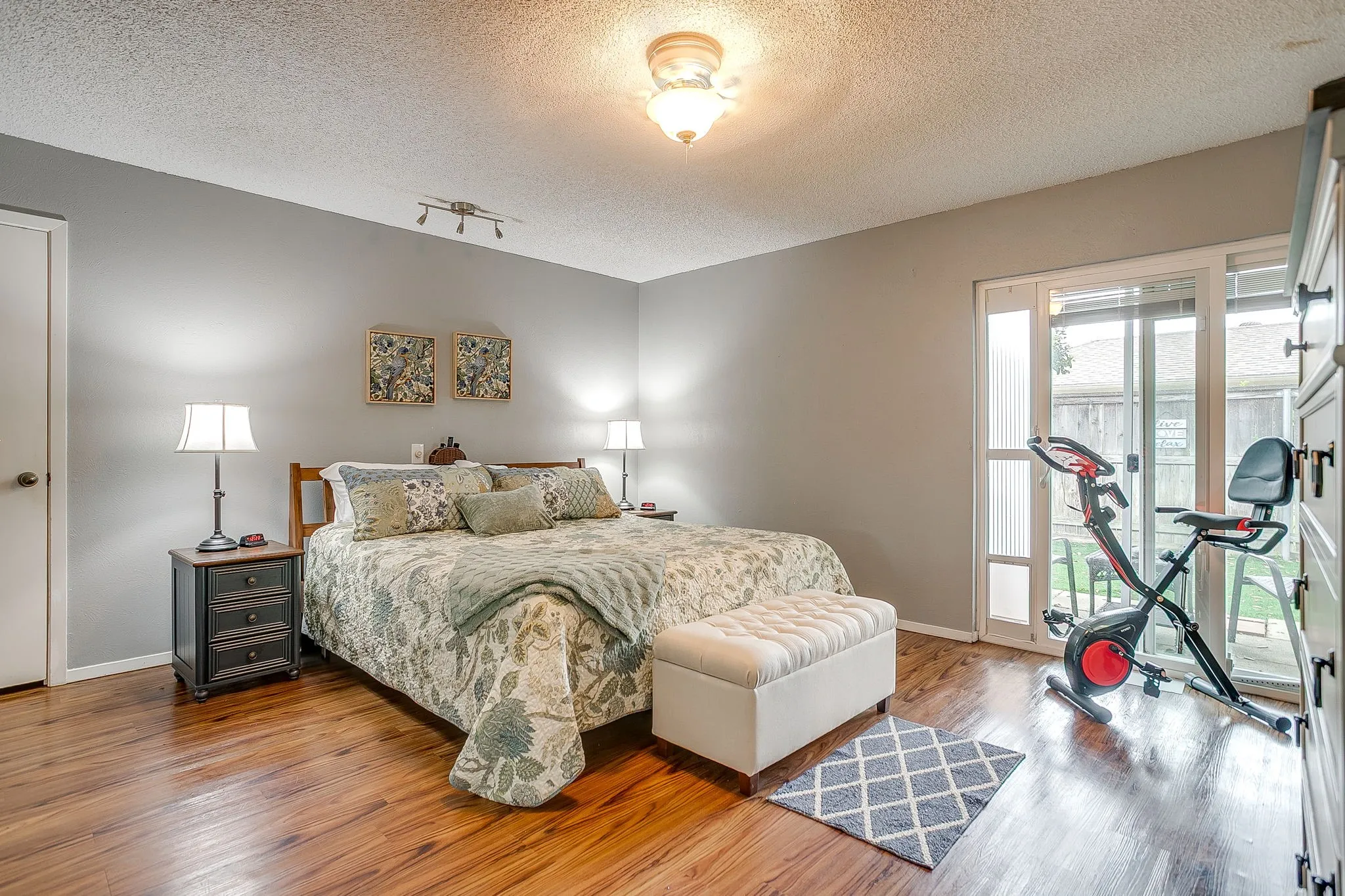 Duplex For Sale in Tarrant County , 5011 Ledgestone Drive, Fort Worth, Texas 76132, 4 Bedroom, 4 Bathroom, 4 Garage spaces, 3,216 Sqft, built in 1976, Preowned, mls#21224948, Real Estate Agent in Fort Worth, Homes For Sale in Tarrant county, Homes For Sale in Fort Worth, Realtor in Fort Worth Texas, Real Estate Brokerage Independent Realty Texas, Luminita Cordes Realtor