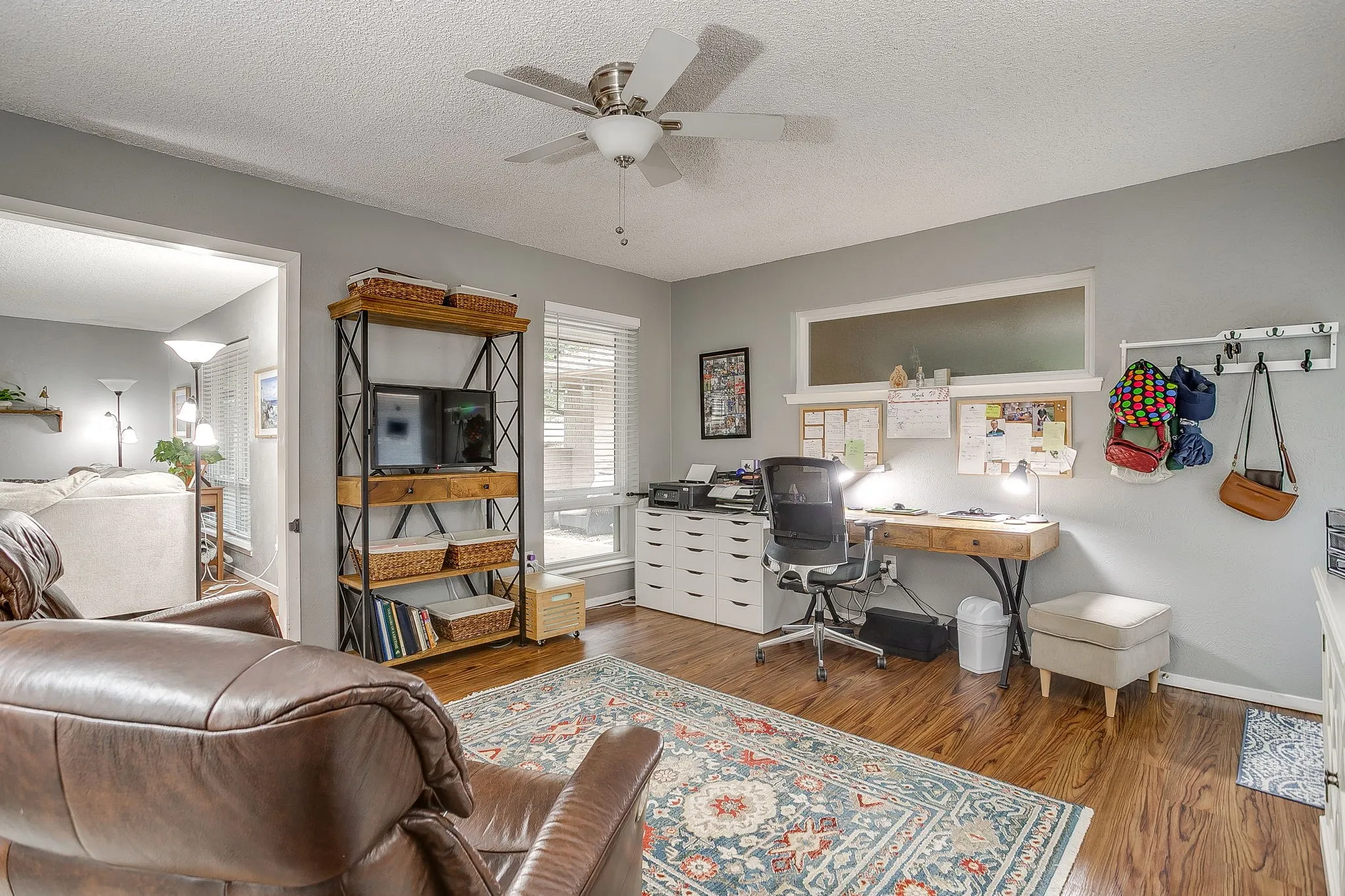 Duplex For Sale in Tarrant County , 5011 Ledgestone Drive, Fort Worth, Texas 76132, 4 Bedroom, 4 Bathroom, 4 Garage spaces, 3,216 Sqft, built in 1976, Preowned, mls#21224948, Real Estate Agent in Fort Worth, Homes For Sale in Tarrant county, Homes For Sale in Fort Worth, Realtor in Fort Worth Texas, Real Estate Brokerage Independent Realty Texas, Luminita Cordes Realtor
