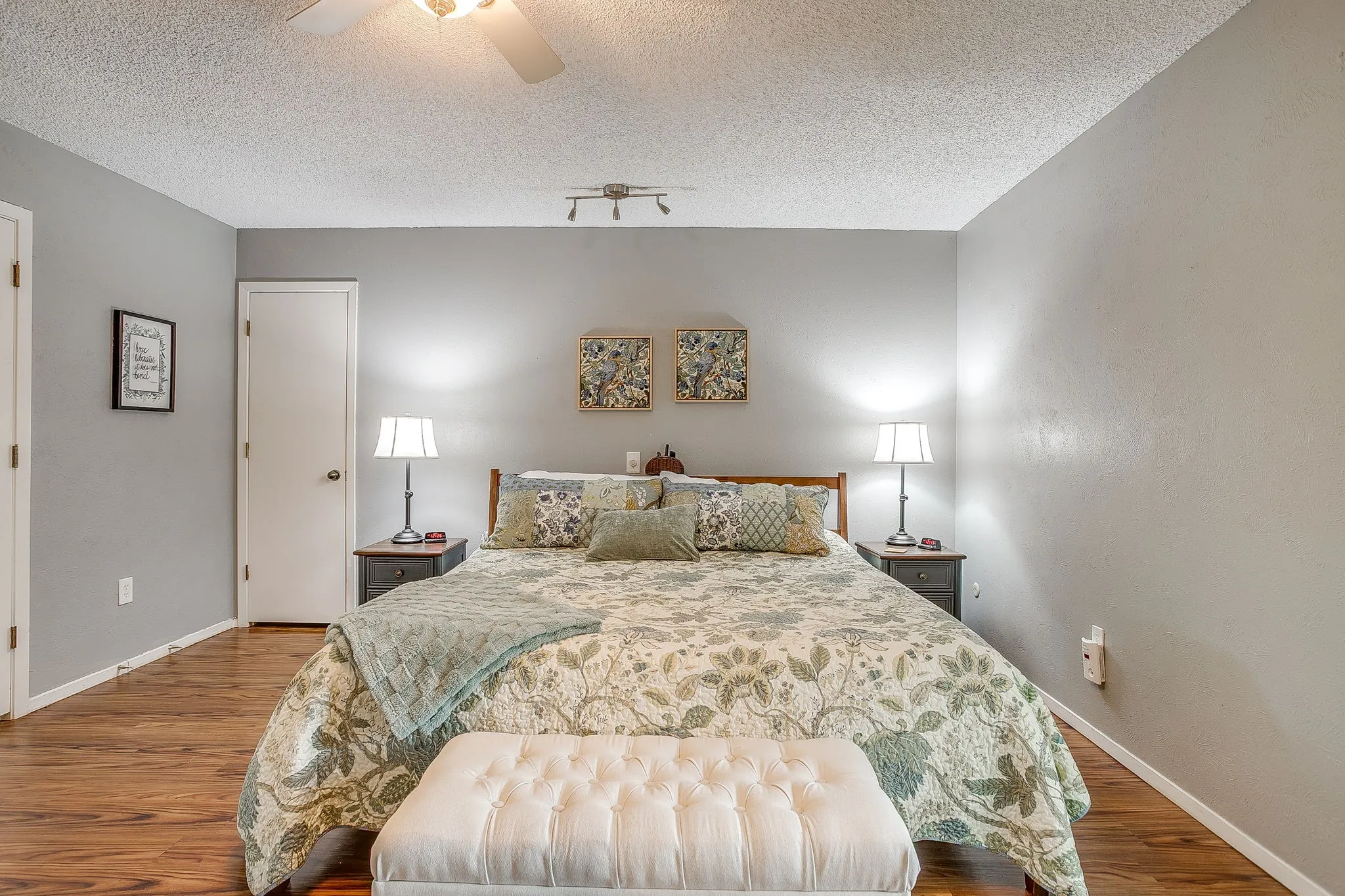 Duplex For Sale in Tarrant County , 5011 Ledgestone Drive, Fort Worth, Texas 76132, 4 Bedroom, 4 Bathroom, 4 Garage spaces, 3,216 Sqft, built in 1976, Preowned, mls#21224948, Real Estate Agent in Fort Worth, Homes For Sale in Tarrant county, Homes For Sale in Fort Worth, Realtor in Fort Worth Texas, Real Estate Brokerage Independent Realty Texas, Luminita Cordes Realtor