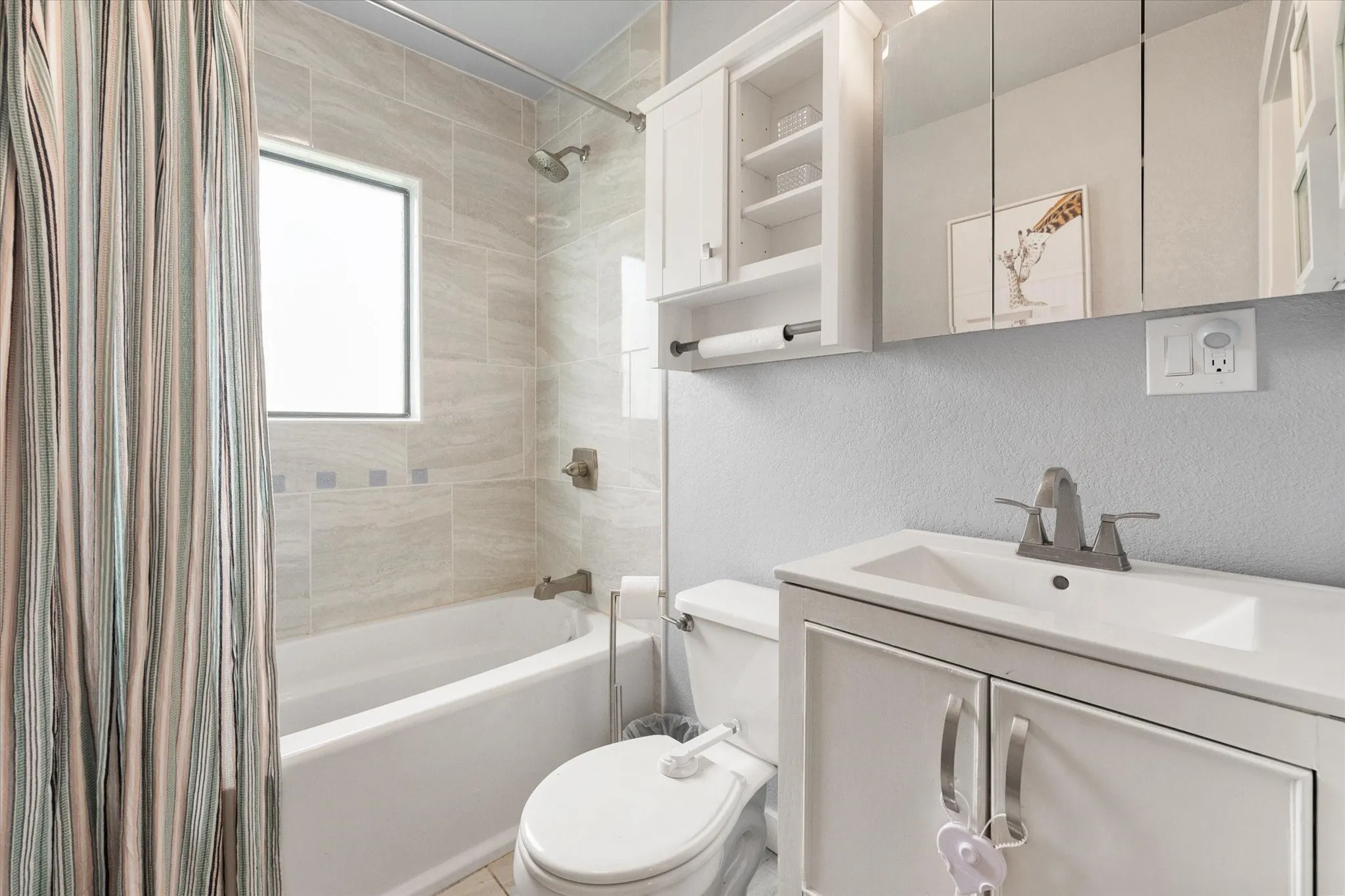 Single Family Residence For Sale in Tarrant County , 2736 Ryan Avenue, Fort Worth, Texas 76110, 2 Bedroom, 2 Bathroom, 1 Garage spaces, 1,047 Sqft, built in 1943, Preowned, mls#21212581, Real Estate Agent in Fort Worth, Homes For Sale in Tarrant county, Homes For Sale in Fort Worth, Realtor in Fort Worth Texas, Real Estate Brokerage Independent Realty Texas, Luminita Cordes Realtor