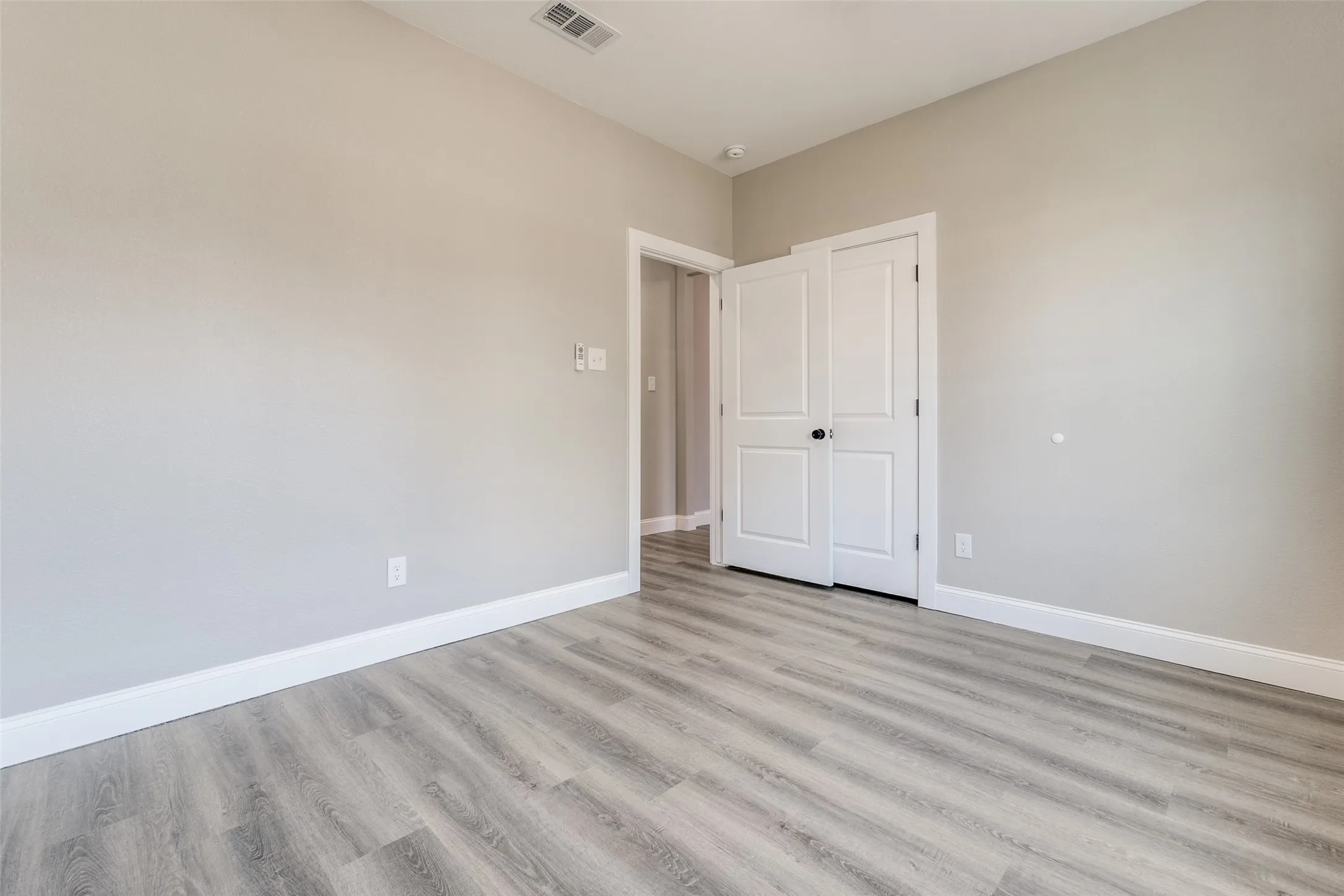 Single Family Residence For Sale in Dallas County , 3402 Spring Avenue, Dallas, Texas 75215, 3 Bedroom, 2 Bathroom, 2 Garage spaces, 1,672 Sqft, built in 2026, mls#21224951, Real Estate Agent in Dallas, Homes For Sale in Dallas county, Homes For Sale in Dallas, Realtor in Dallas Texas, Real Estate Brokerage Independent Realty Texas, Luminita Cordes Realtor