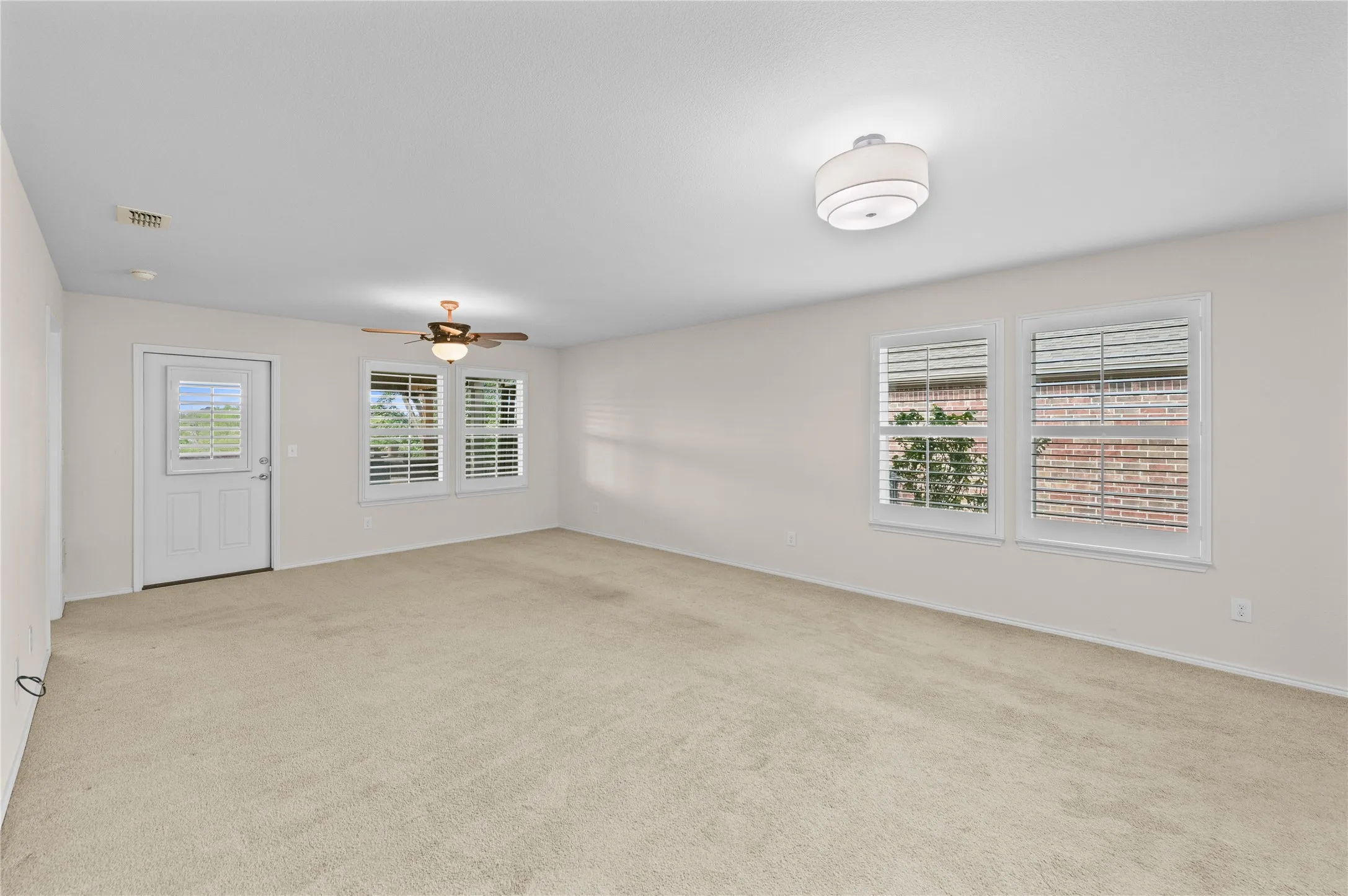 Single Family Residence For Sale in Denton County , 127 Montague Lane, Frisco, Texas 75036, 3 Bedroom, 2 Bathroom, 2 Garage spaces, 1,457 Sqft, built in 2014, Preowned, mls#21221499, Real Estate Agent in Frisco, Homes For Sale in Denton county, Homes For Sale in Frisco, Realtor in Frisco Texas, Real Estate Brokerage Independent Realty Texas, Luminita Cordes Realtor