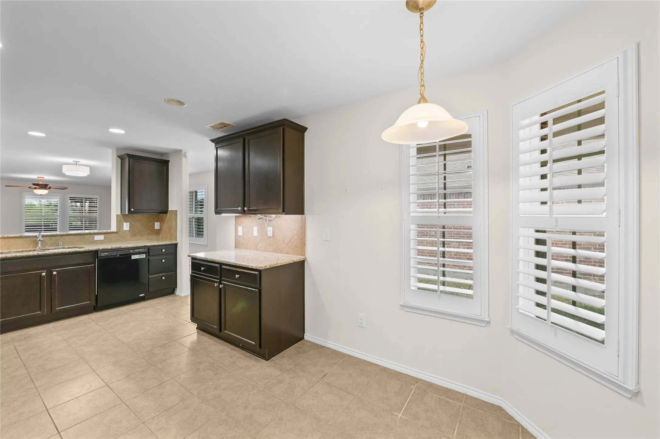 Single Family Residence For Sale in Denton County , 127 Montague Lane, Frisco, Texas 75036, 3 Bedroom, 2 Bathroom, 2 Garage spaces, 1,457 Sqft, built in 2014, Preowned, mls#21221499, Real Estate Agent in Frisco, Homes For Sale in Denton county, Homes For Sale in Frisco, Realtor in Frisco Texas, Real Estate Brokerage Independent Realty Texas, Luminita Cordes Realtor