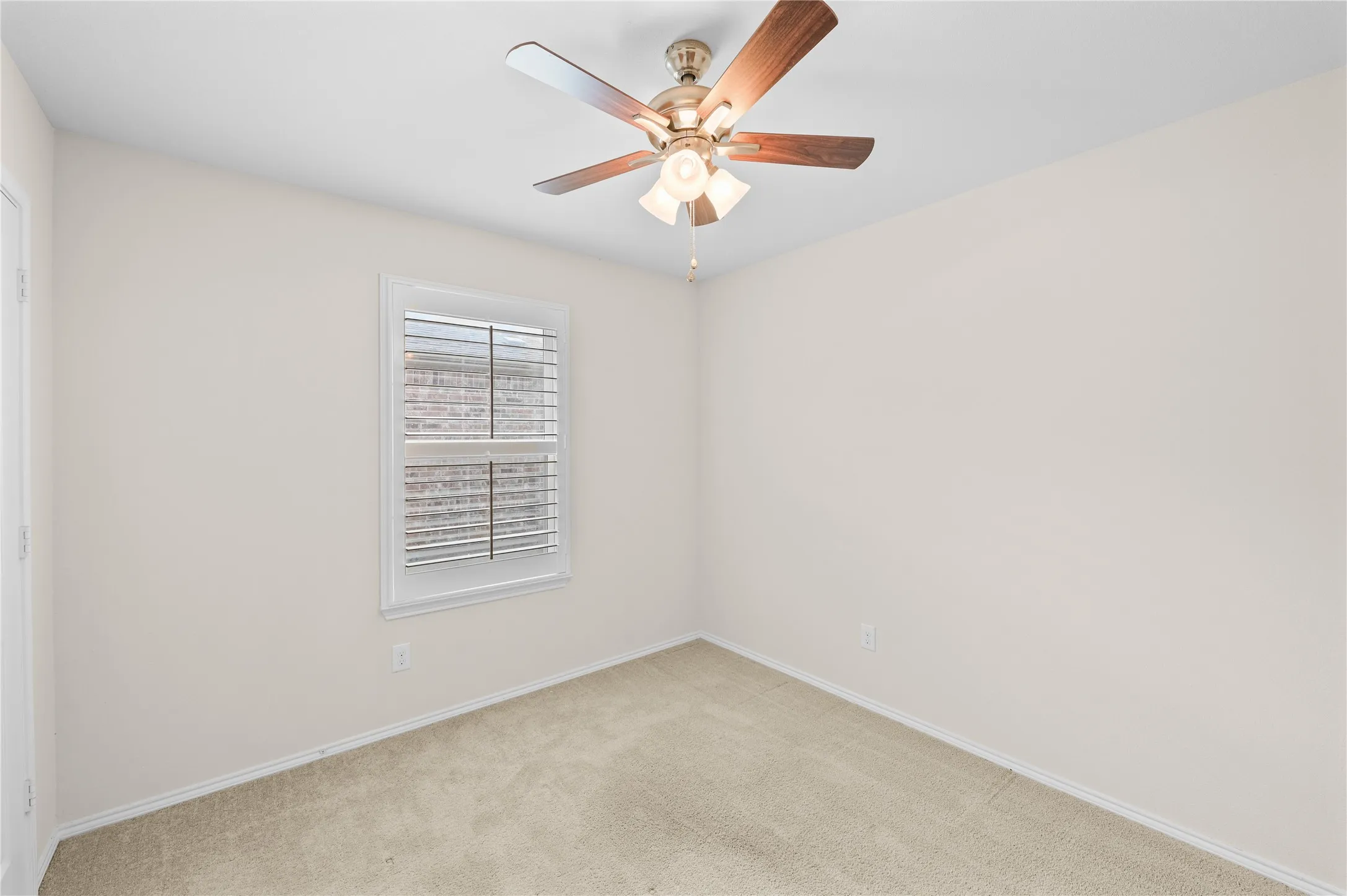 Single Family Residence For Sale in Denton County , 127 Montague Lane, Frisco, Texas 75036, 3 Bedroom, 2 Bathroom, 2 Garage spaces, 1,457 Sqft, built in 2014, Preowned, mls#21221499, Real Estate Agent in Frisco, Homes For Sale in Denton county, Homes For Sale in Frisco, Realtor in Frisco Texas, Real Estate Brokerage Independent Realty Texas, Luminita Cordes Realtor