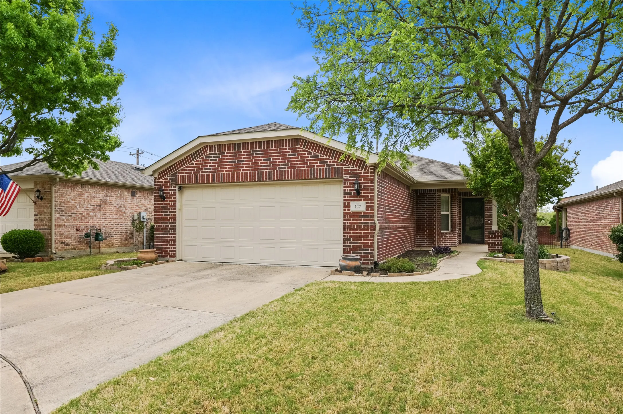 Single Family Residence For Sale in Denton County , 127 Montague Lane, Frisco, Texas 75036, 3 Bedroom, 2 Bathroom, 2 Garage spaces, 1,457 Sqft, built in 2014, Preowned, mls#21221499, Real Estate Agent in Frisco, Homes For Sale in Denton county, Homes For Sale in Frisco, Realtor in Frisco Texas, Real Estate Brokerage Independent Realty Texas, Luminita Cordes Realtor